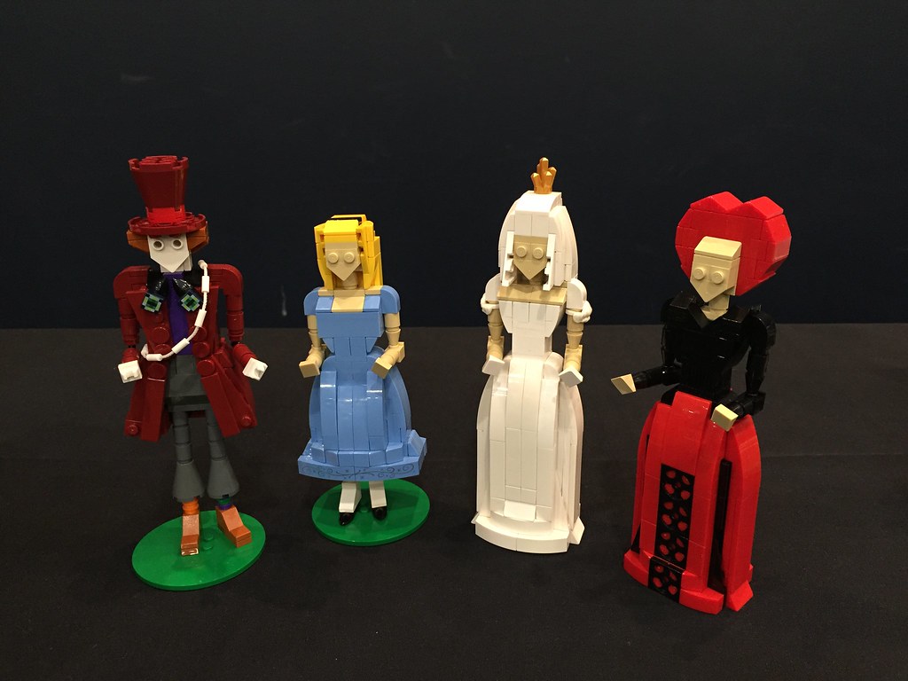 Tarrant Hightopp (the Hatter), Alice, Mirana (the White Qu