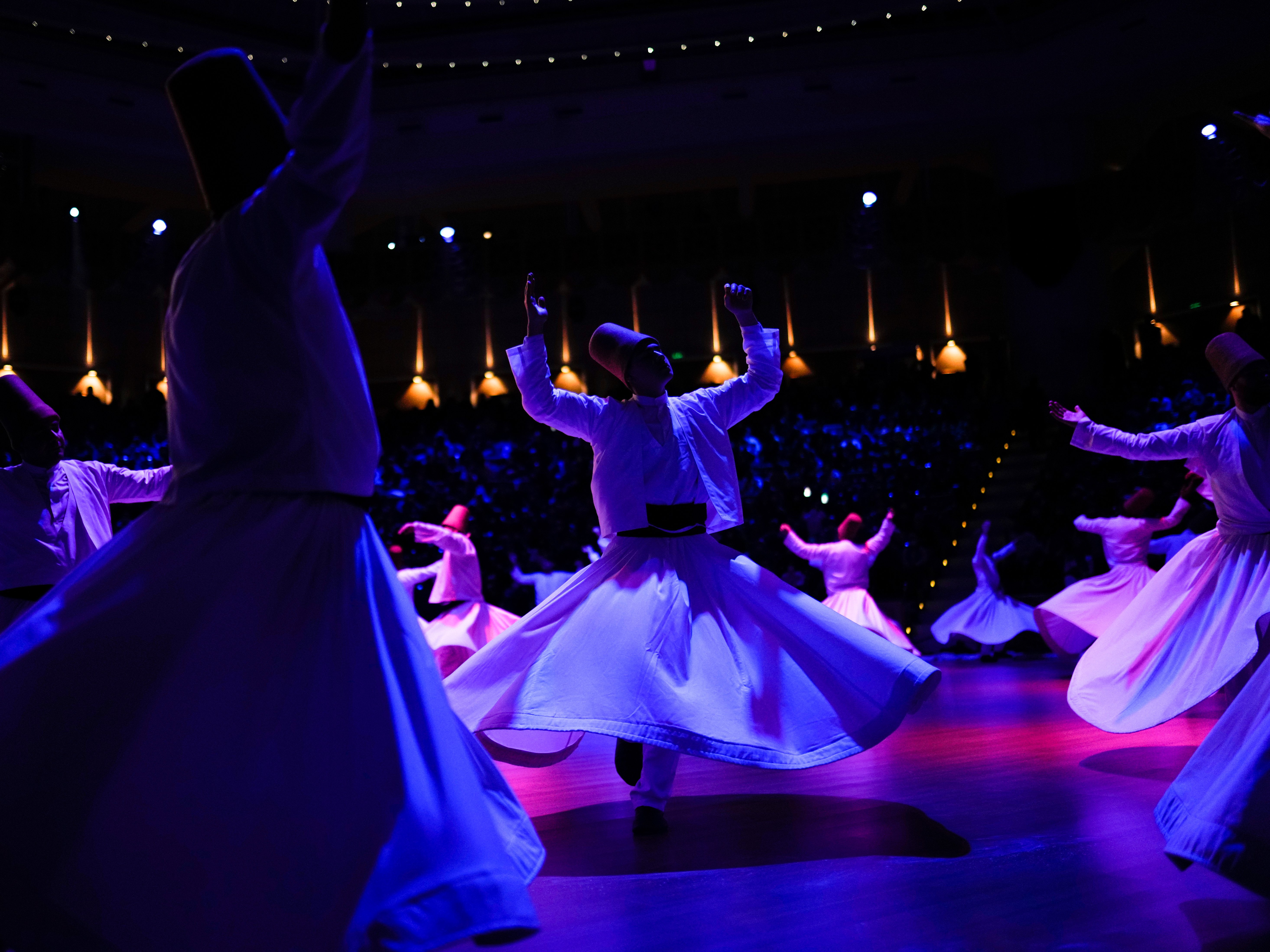 Великий восточный. Whirling Dervishes of the Mevlevi order..