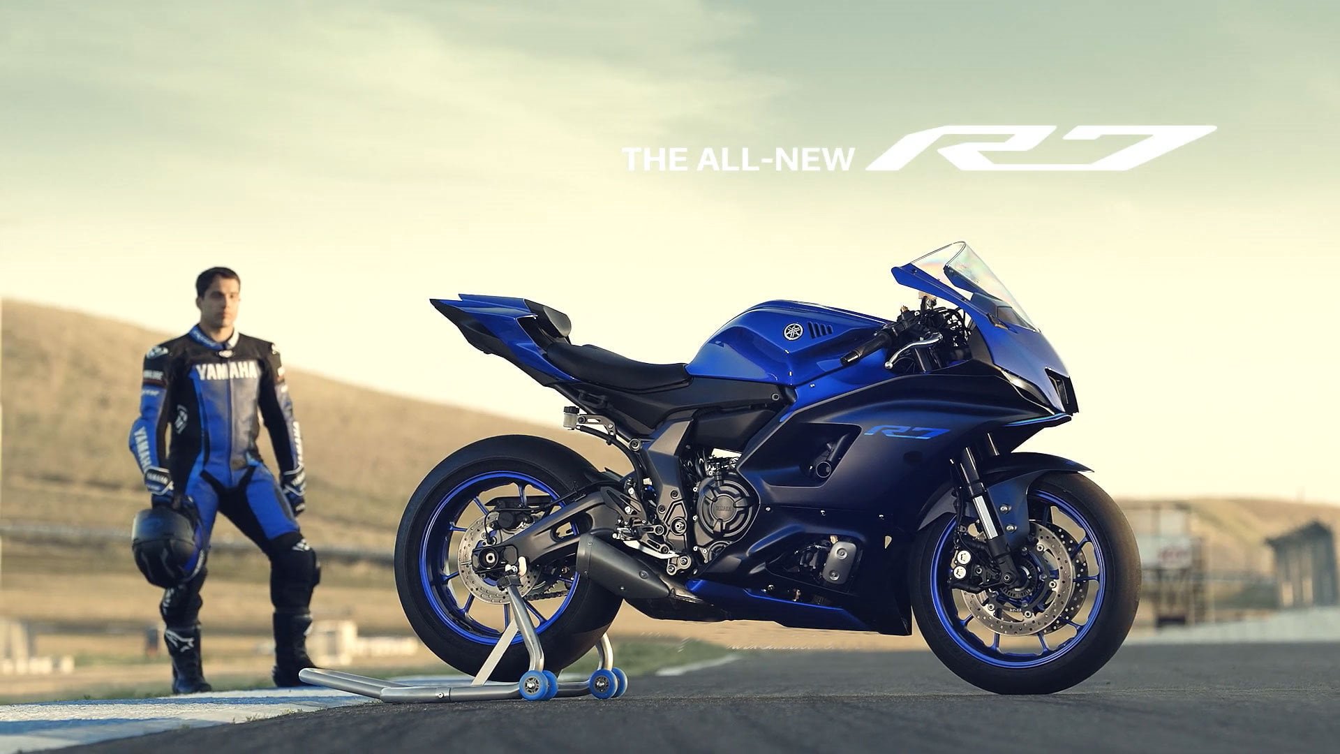 Moto, Yamaha R7 2022: here are some 'stolen' shots!