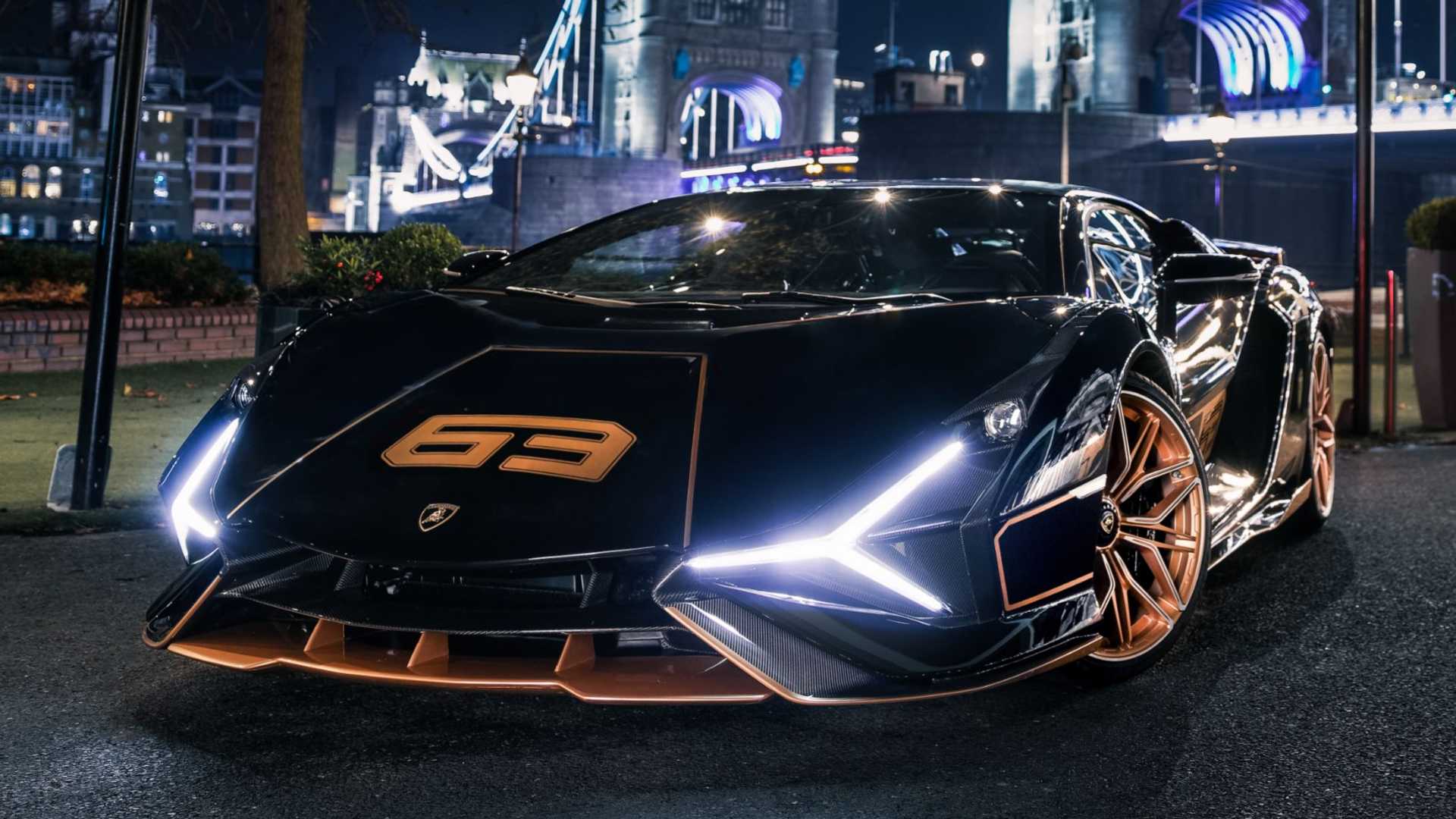 Lamborghini Aventador Урус