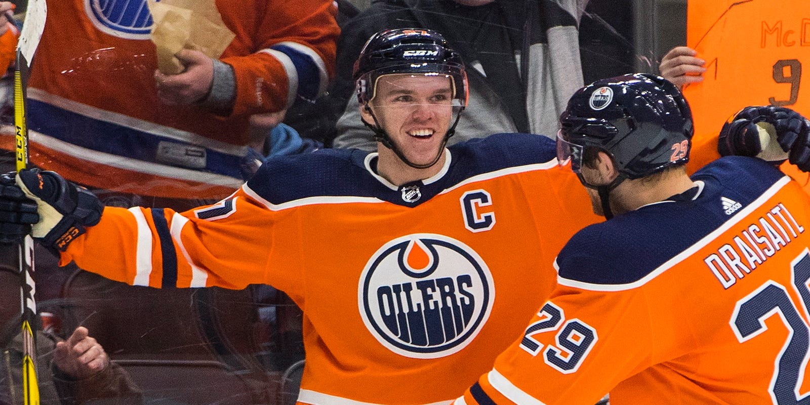 Connor McDavid scores four as streaking Oilers drub Lightning