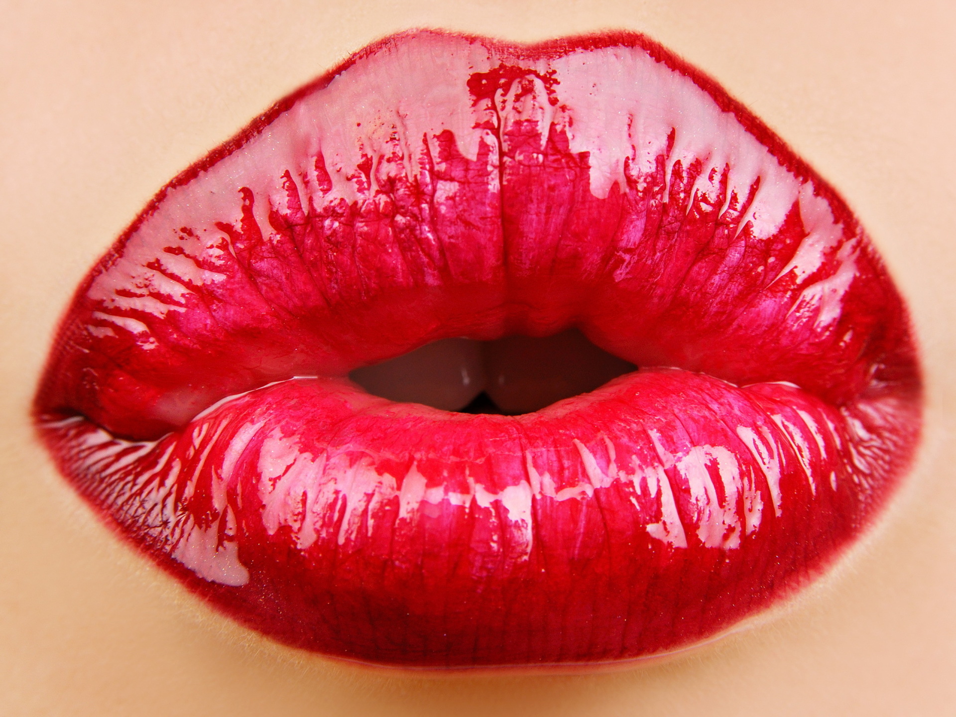 Red Lips wallpaperx1920