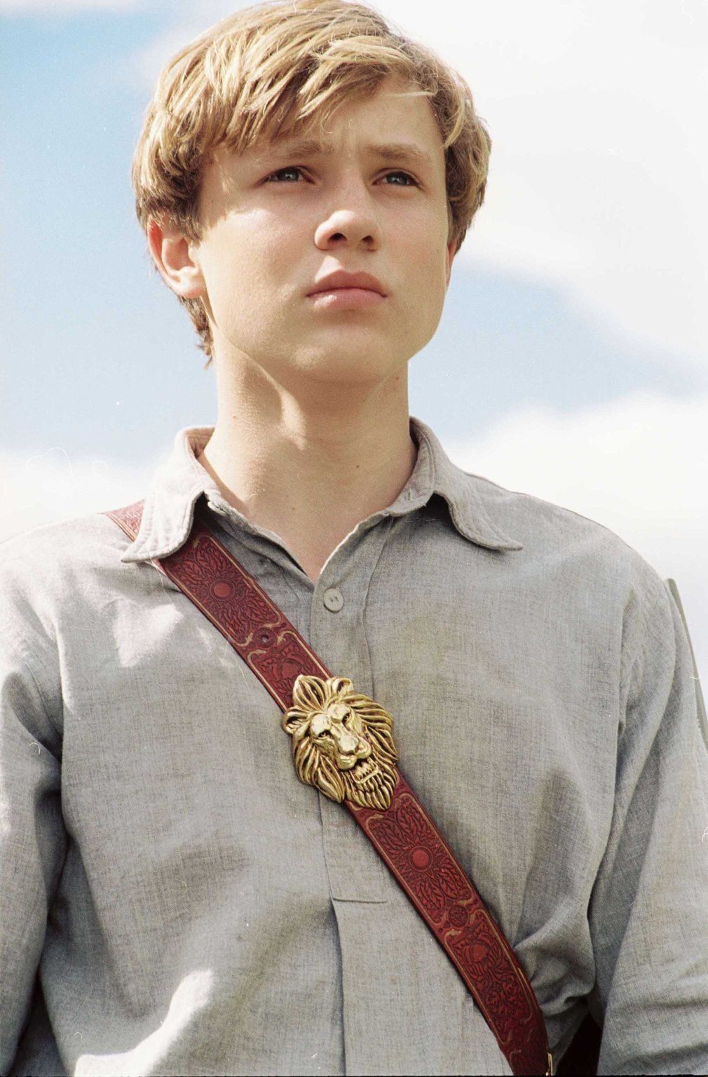 Remember William Moseley from The Chronicles of Narnia? You Have to See What He Looks Like 10 Years Later!. Chronicles of narnia, Narnia cast, Narnia