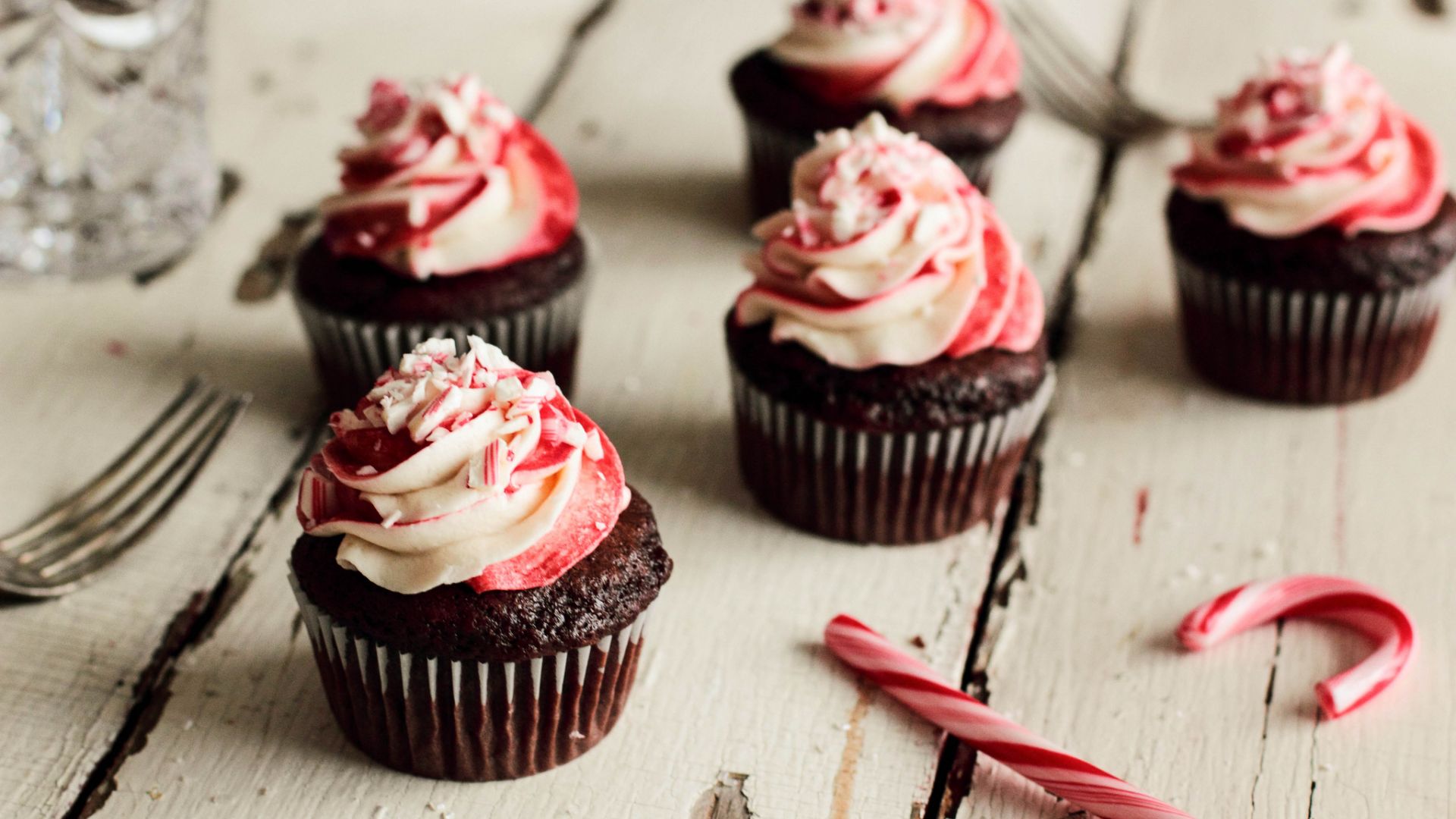 Desktop Wallpaper Cupcakes, Baking, Sweets, Dessert, HD Image, Picture, Background, 8b5879