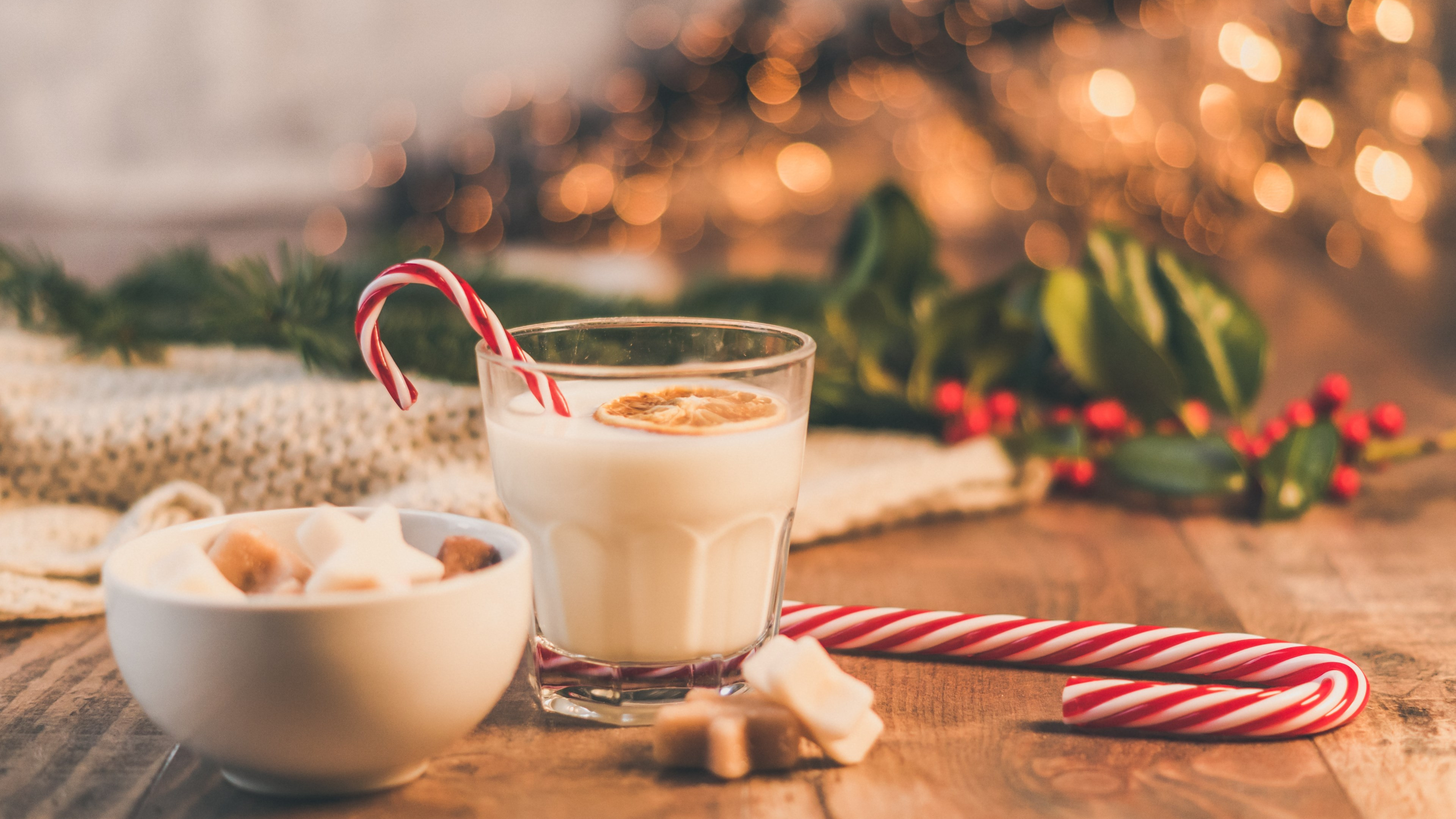 Download wallpaper: Seasonal Christmas sweets and cup of milk 3840x2160