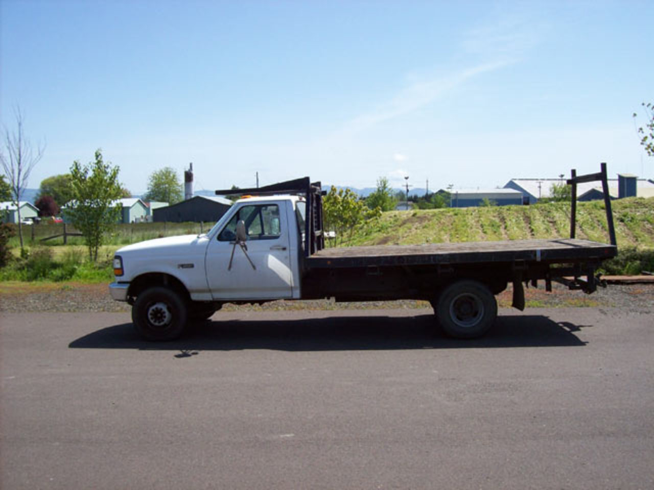 TopWorldAuto >> Photo of Ford Flatbed Truck