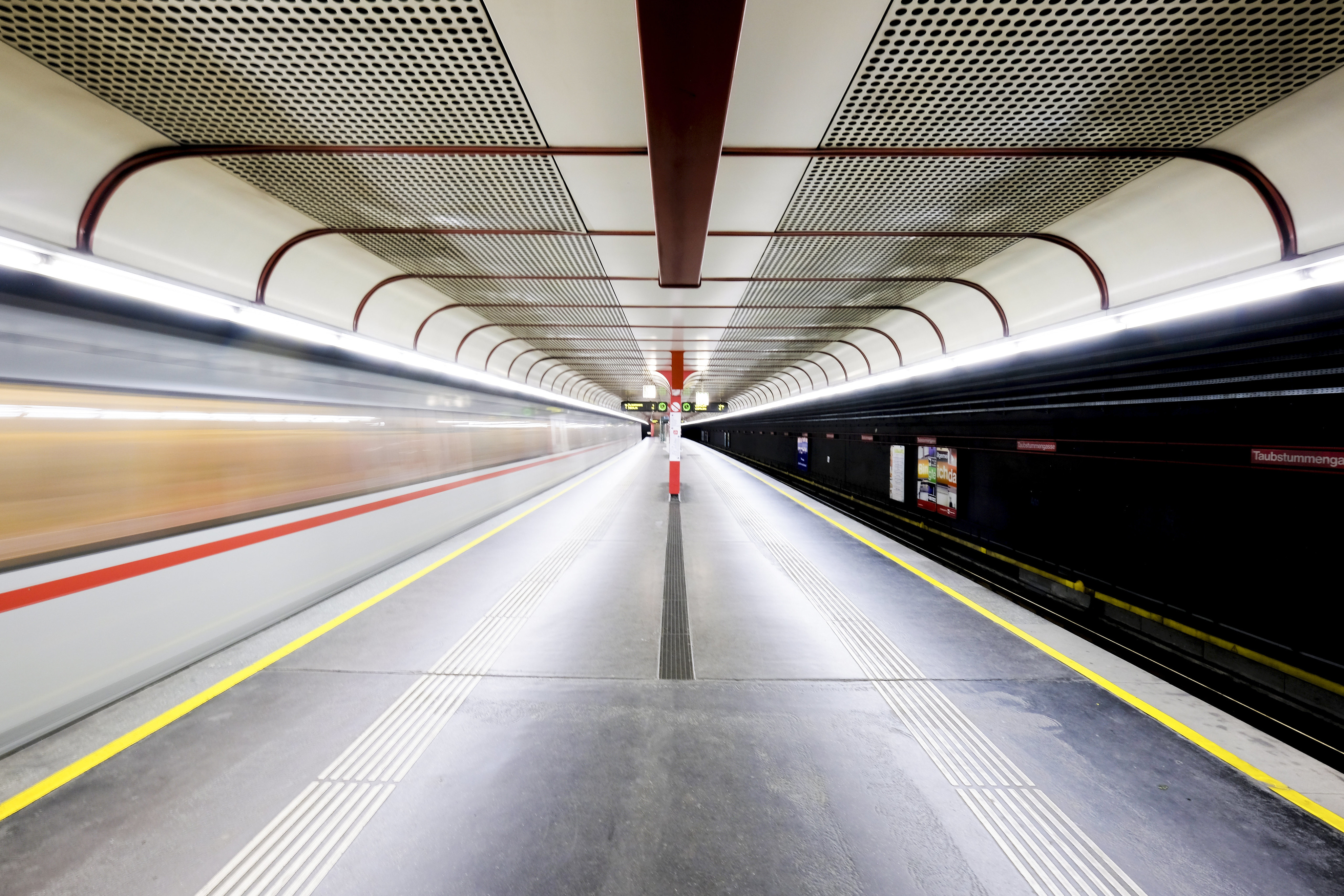 Wallpaper, subway, train station, underground, Vienna, Austria, motion blur 4096x2730