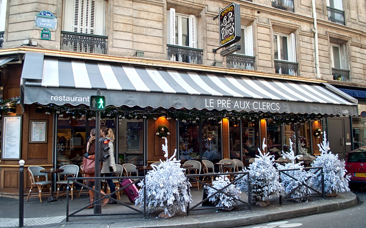 Paris Cafe At Christmas At Christmas 2019