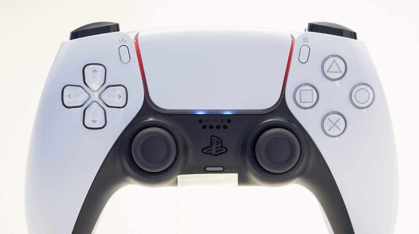 The PS5 DualSense's Lights Can Change Color Similar To The DualShock 4's Light Bar