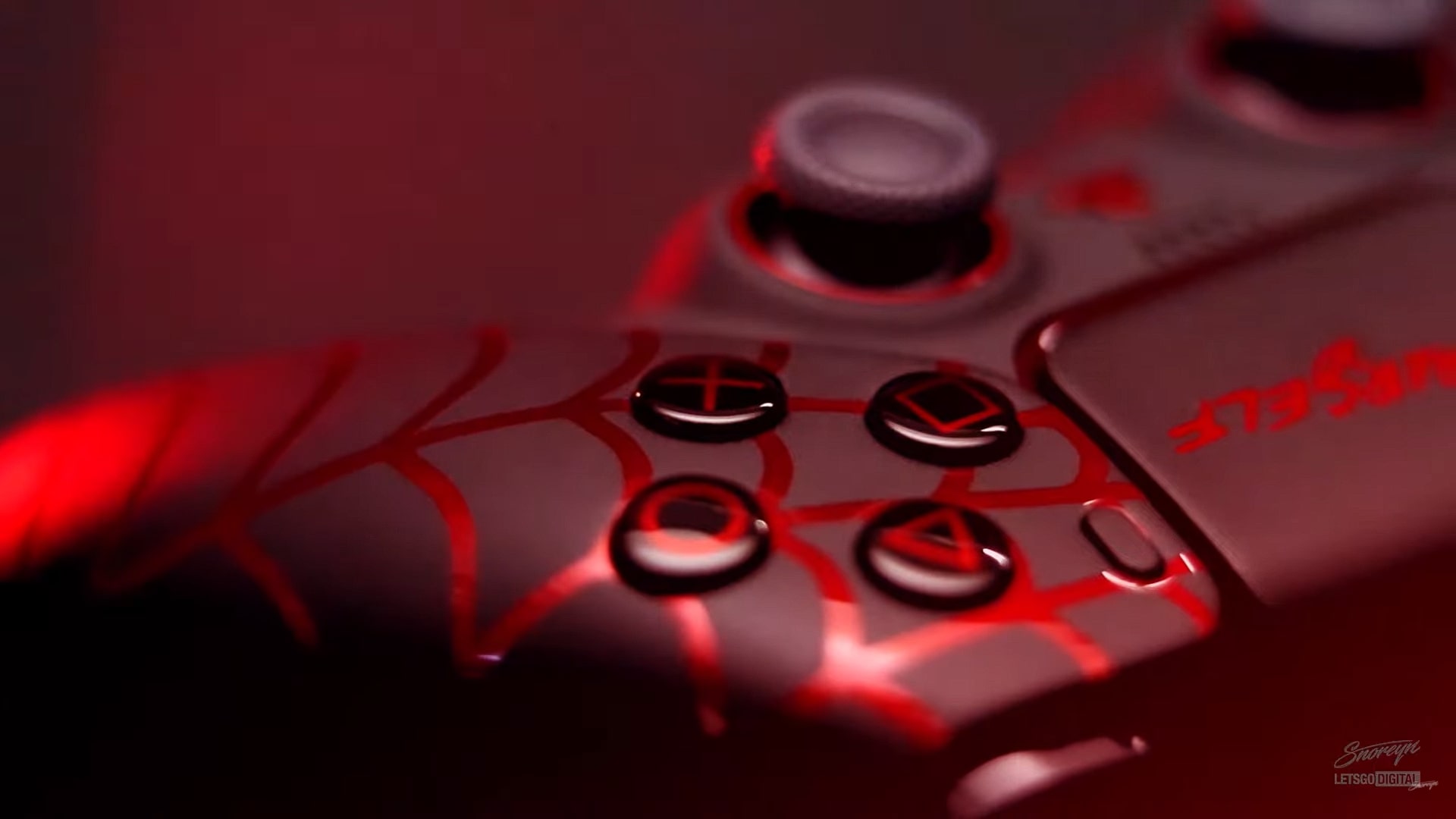 DualSense: The PS5 Controller In Spider Man Look