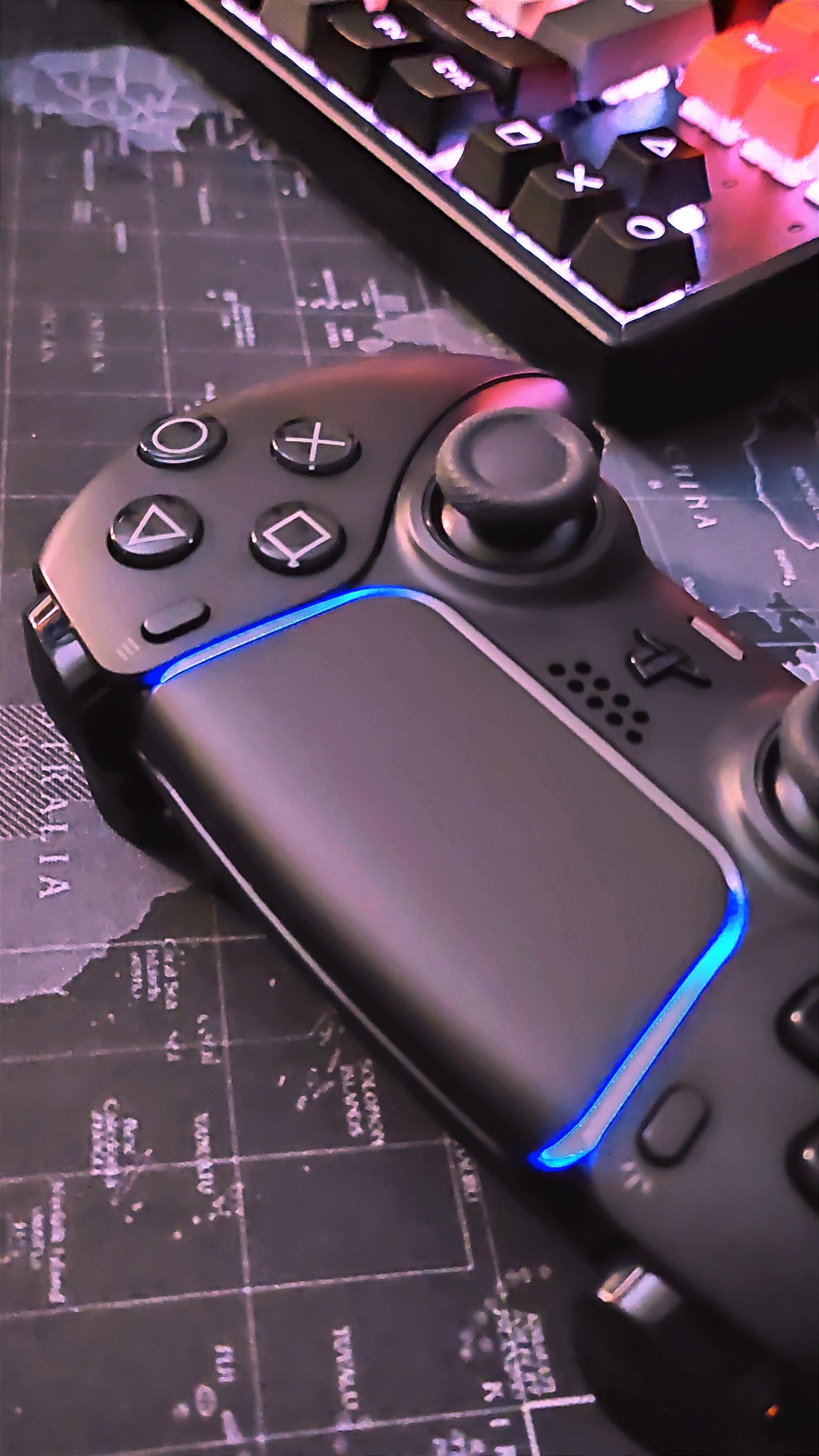 My attempt on making a phone wallpaper with my dualsense