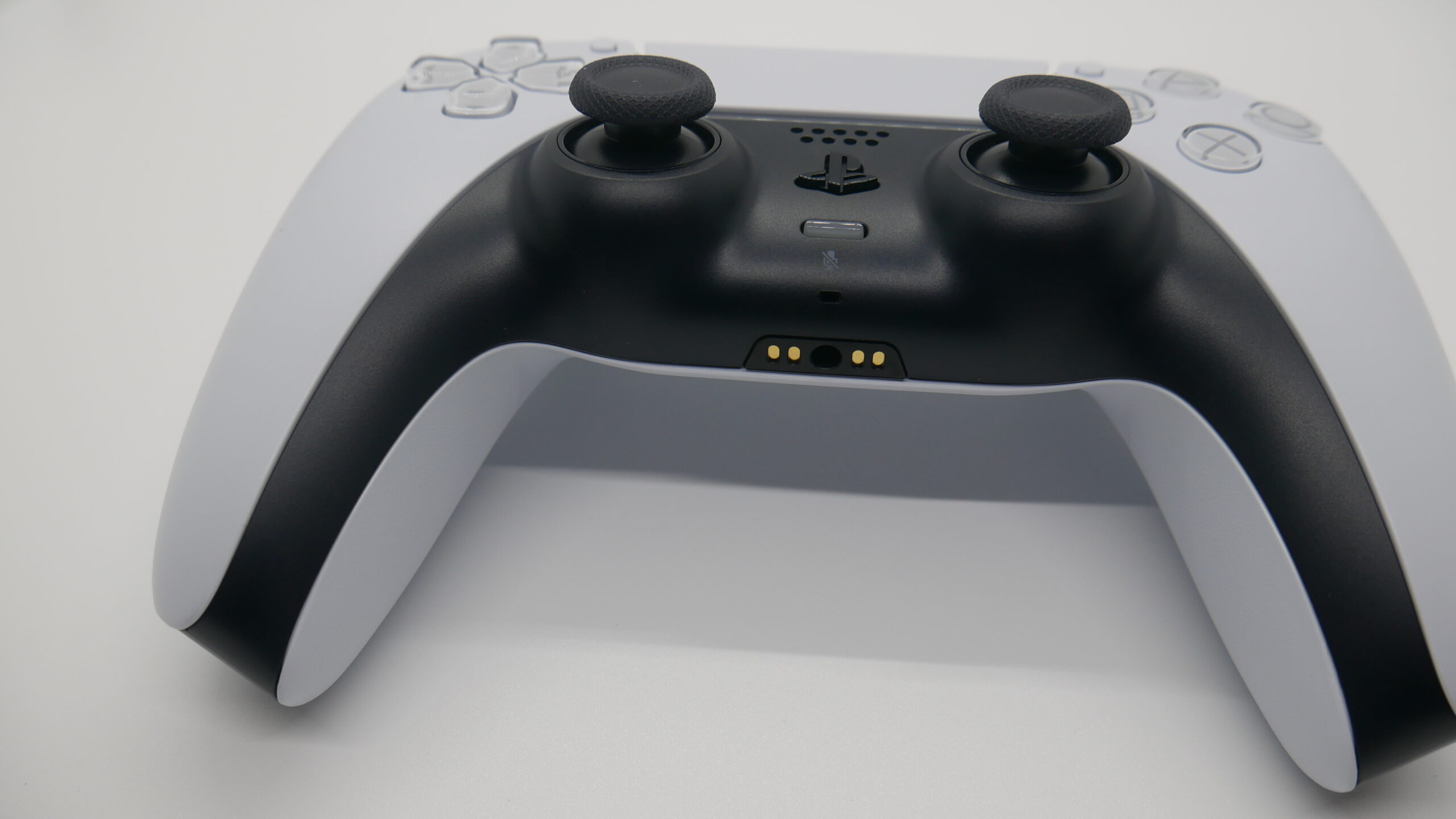 A Quick Hands On With The DualSense PS5 Controller For Mobile And PC