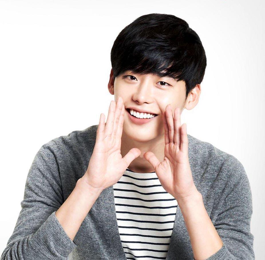 Lee Jong Suk Wallpaper HD Apk Download.univstudiosapps.leejongsukwallpaperhd APK free