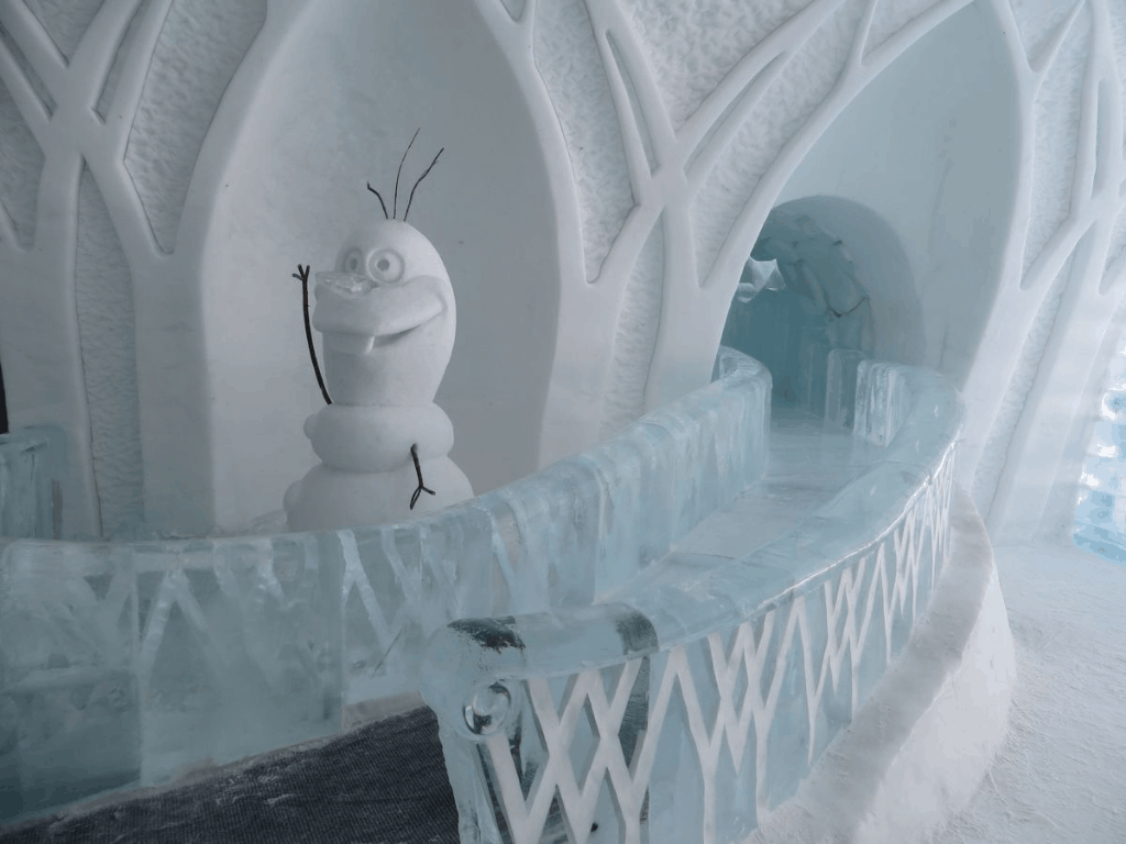 A Photo Tour of the Hôtel de Glace (Ice Hotel) in Québec City With The Family