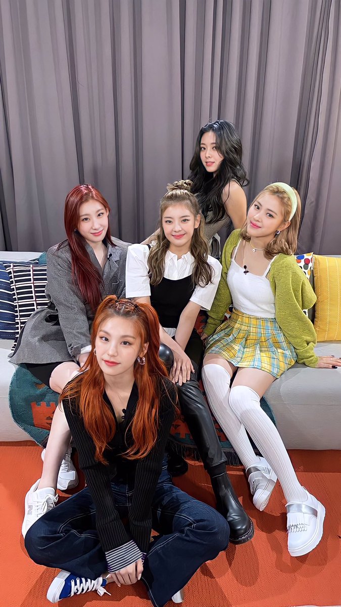 ITZY Wallpaper All Members KPOP Lockscreen APK for Android Download