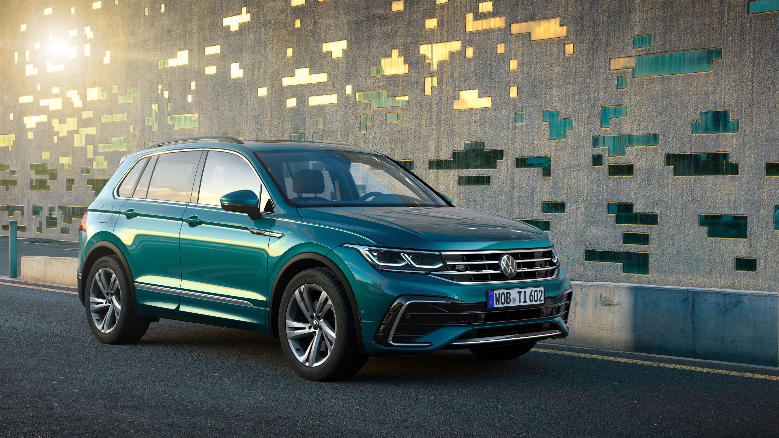 Volkswagen Tiguan 2022: free desktop wallpaper and background image
