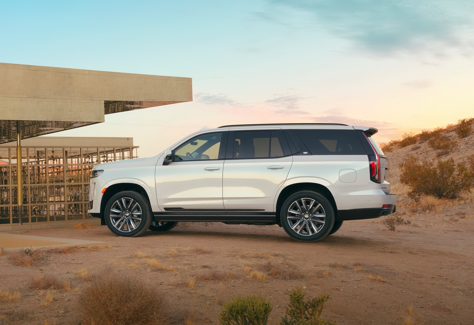 Cadillac Escalade wallpaperx1100