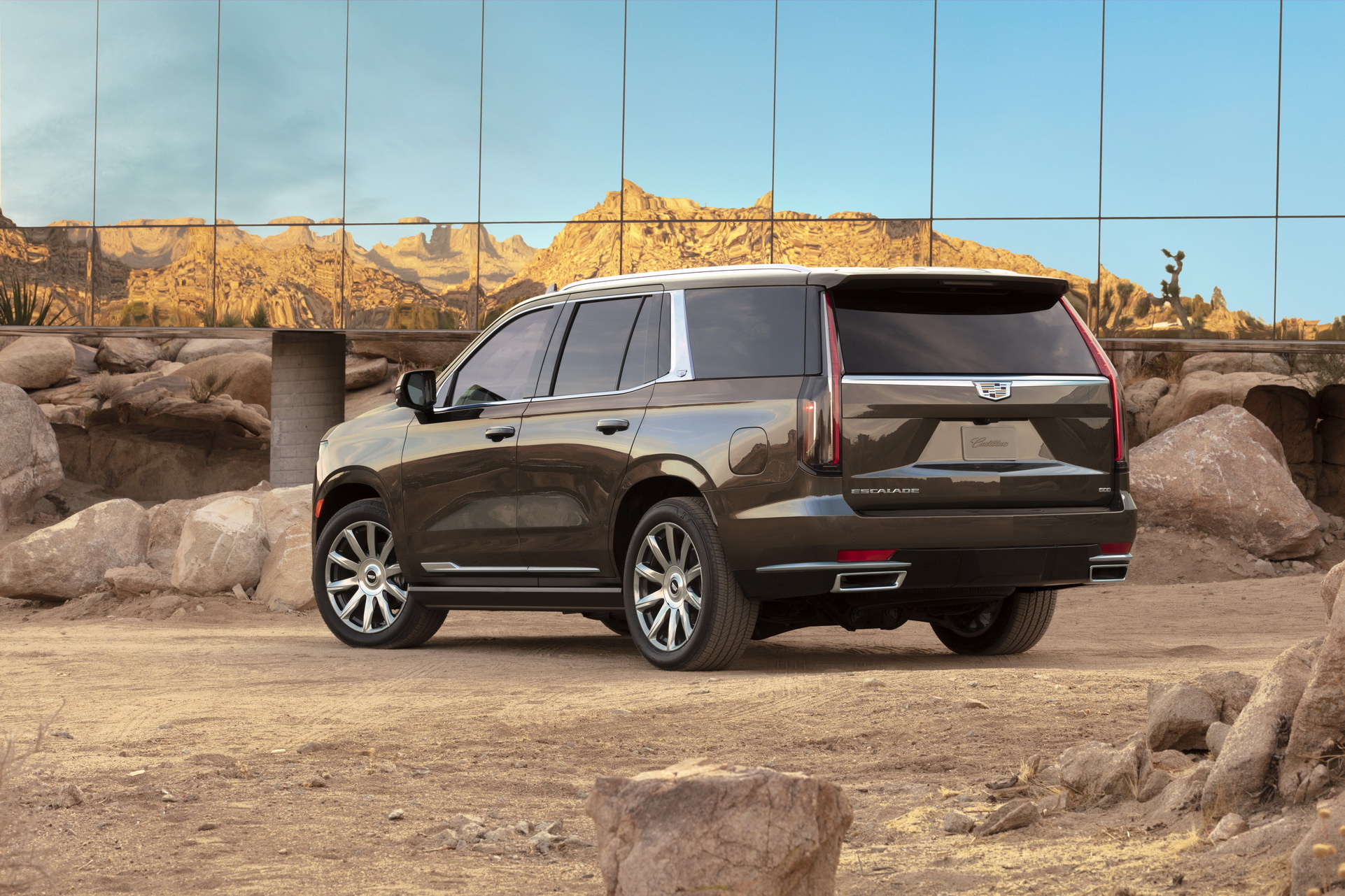 Cadillac Escalade Three Quarter Wallpaper