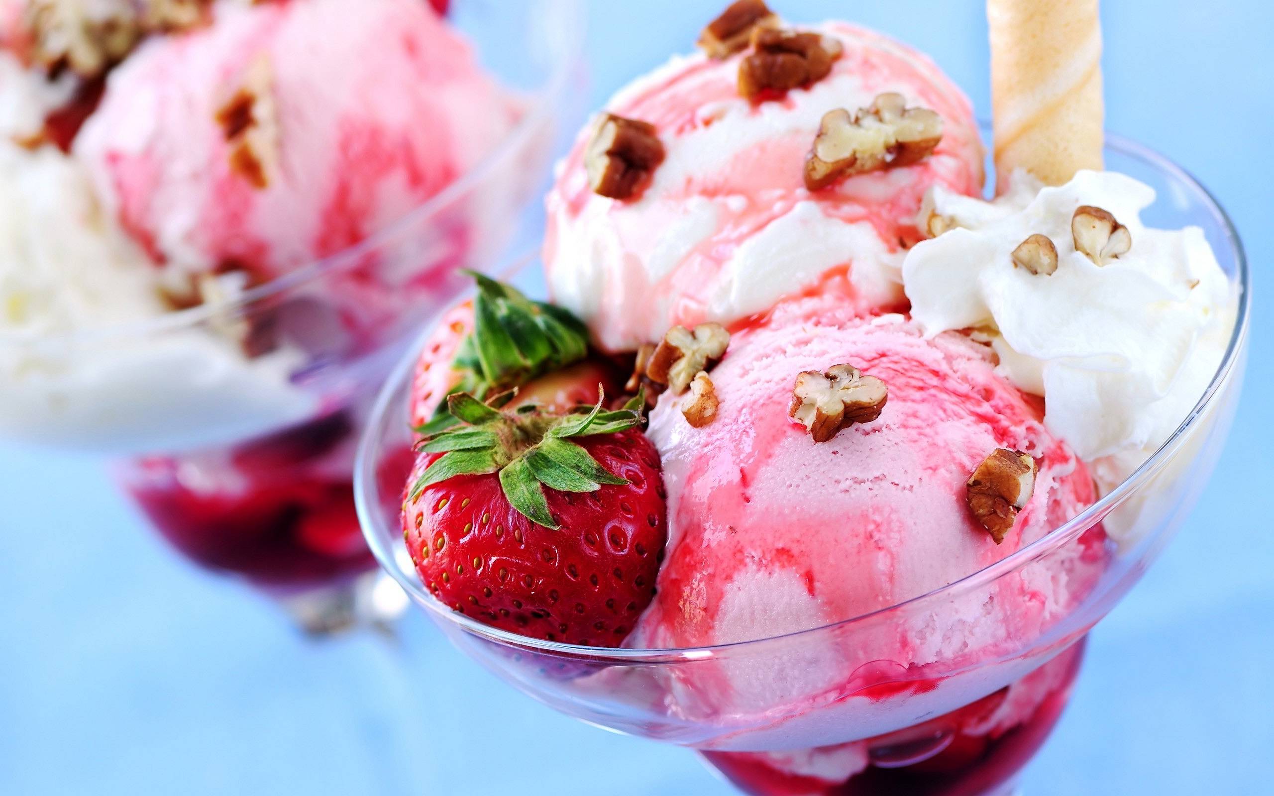 Strawberry Ice cream sundae HD Wallpaper