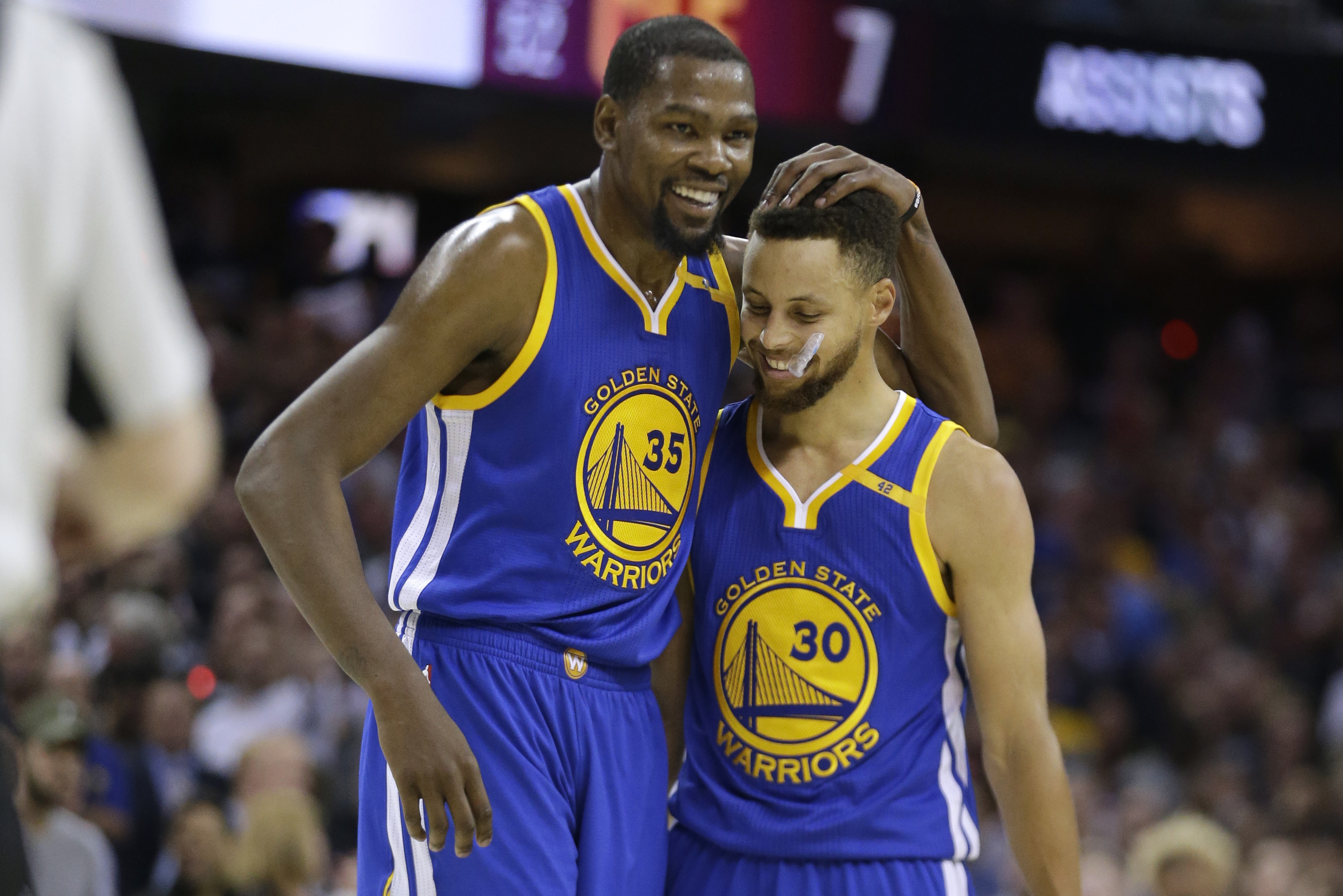 Stephen Curry: Kevin Durant's 1st Season with Warriors Was 'Difficult' at Times. Bleacher Report. Latest News, Videos and Highlights