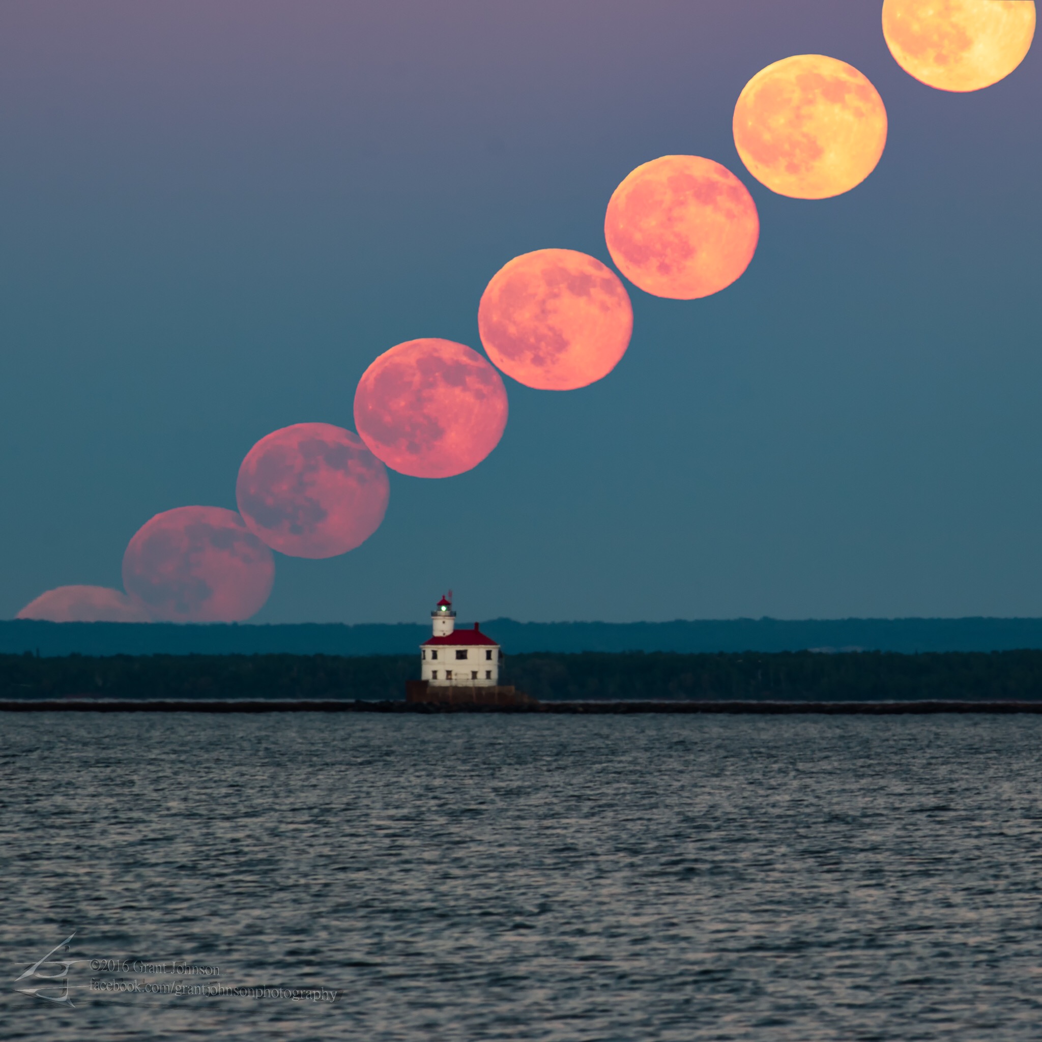 Delicious 'Strawberry Moon' Photo: Rare Solstice Full Moon Wows Stargazers