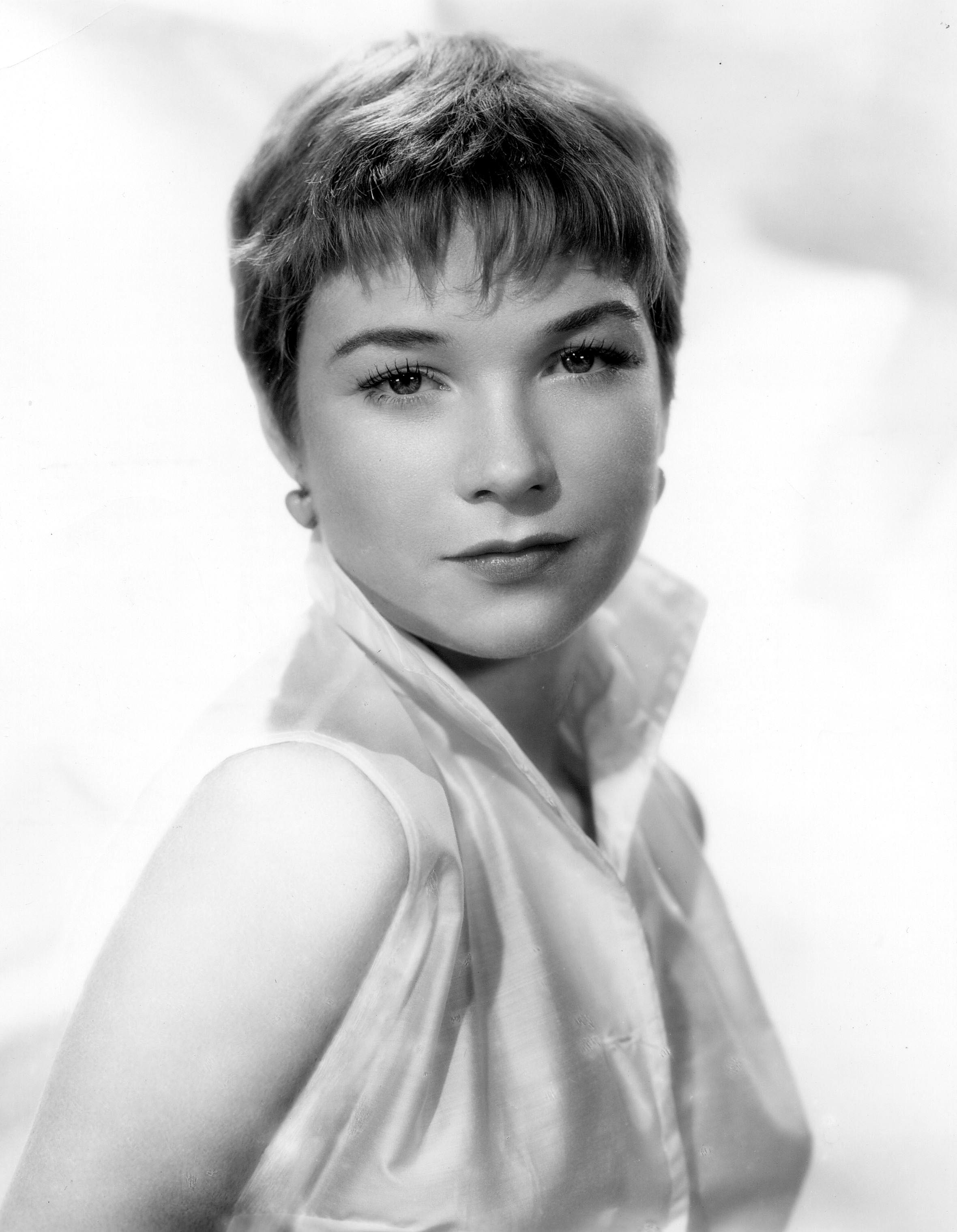 Shirley MacLaine HD Wallpaperwallpaper.net
