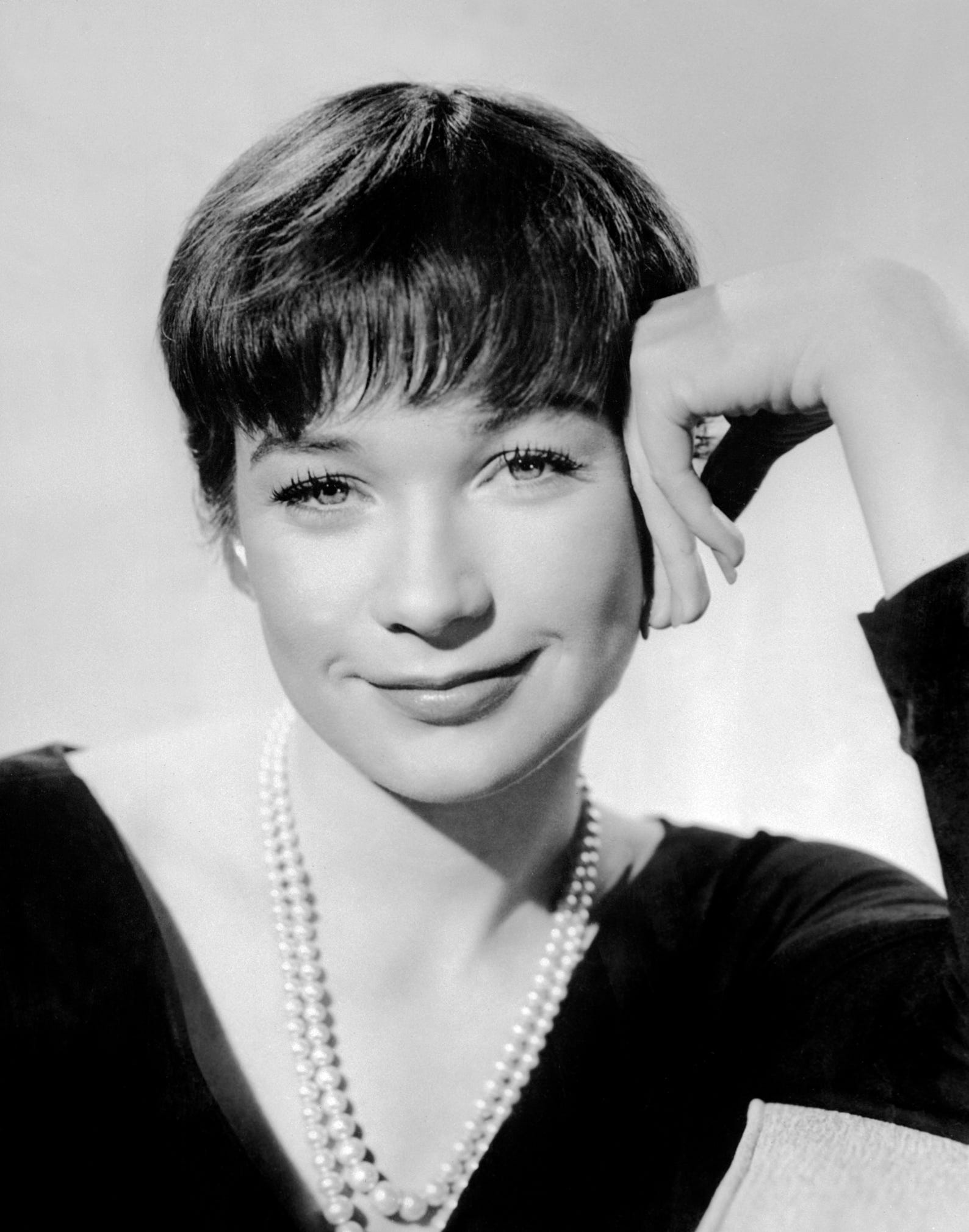 Shirley MacLaine's life in picture