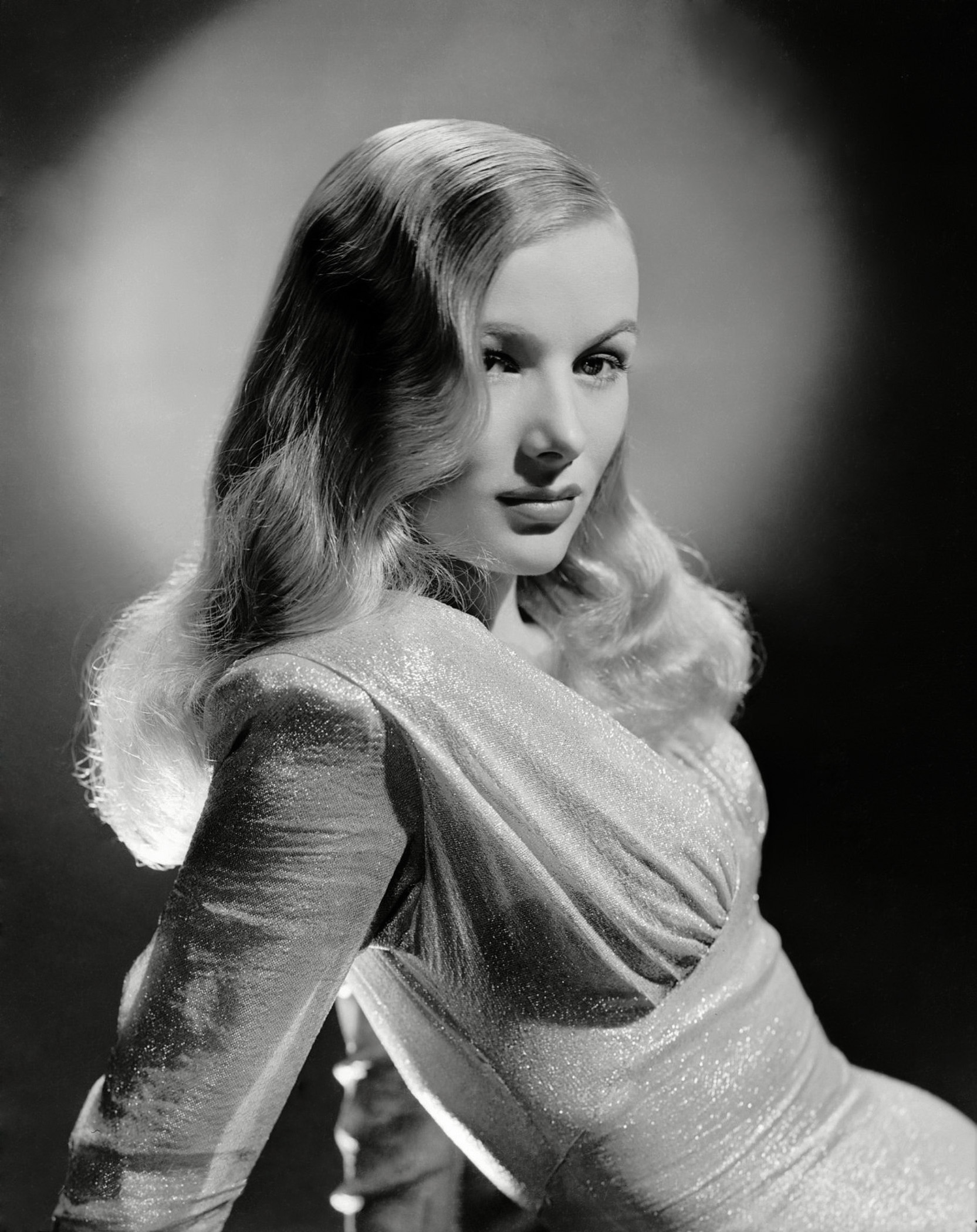 Veronica Lake for Film Noir “This Gun for Hire” (1942). FROM THE BYGONE