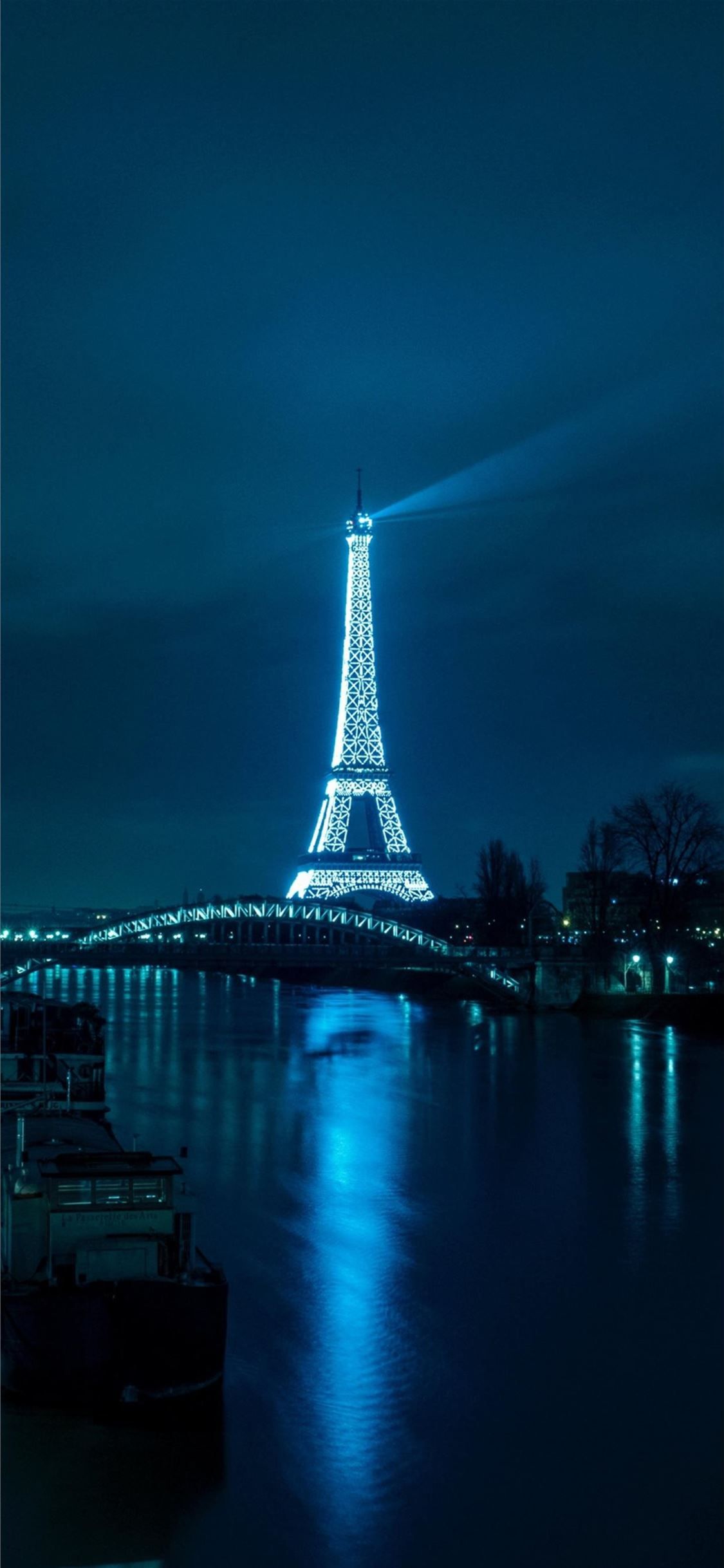 Paris eiffel tower night city river bridge Android. #paris mostbeautifulplacestovisit #france #iPhone. City wallpaper, Eiffel tower at night, Paris