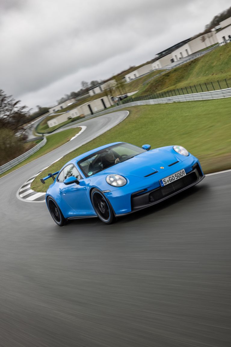 Porsche 911 ( 992 ) GT3 high resolution car image