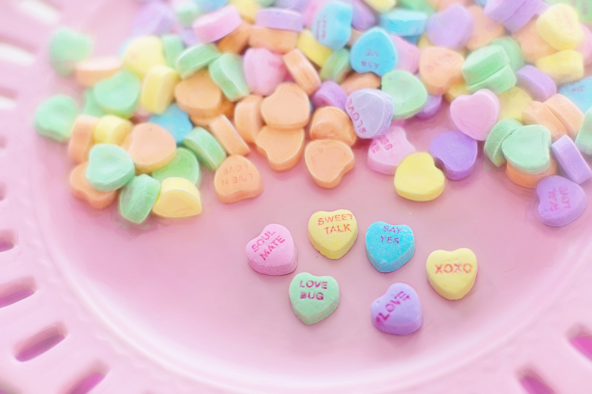 Technology & Gadgets Valentine's Day Desktop Background That Will Give You Heart Eyes