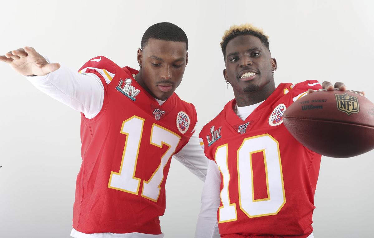 Chiefs wide receivers showcase speed during indoor race. Kansas City Chiefs