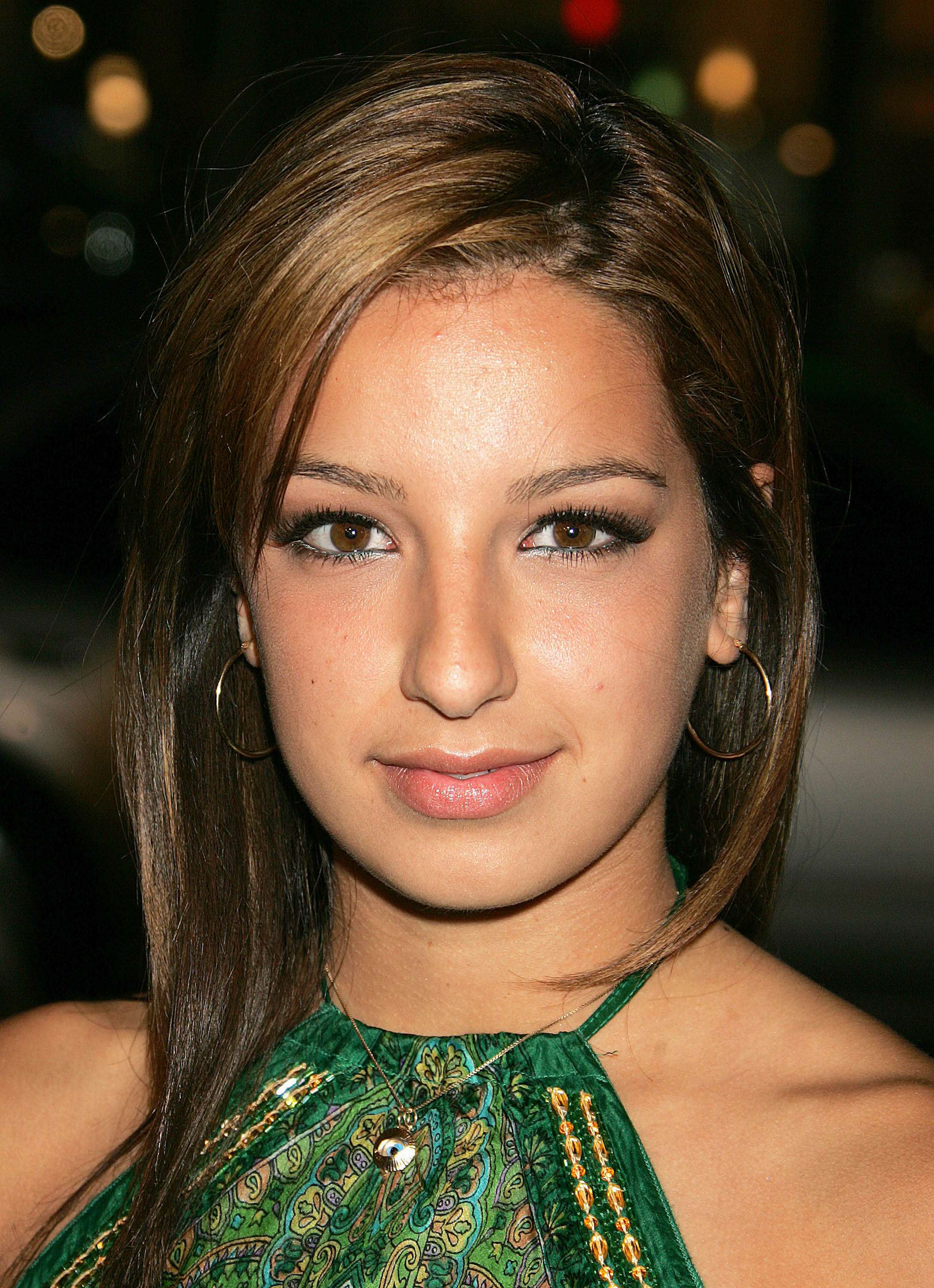 women, Vanessa Lengies Wallpaper / WallpaperJam.com