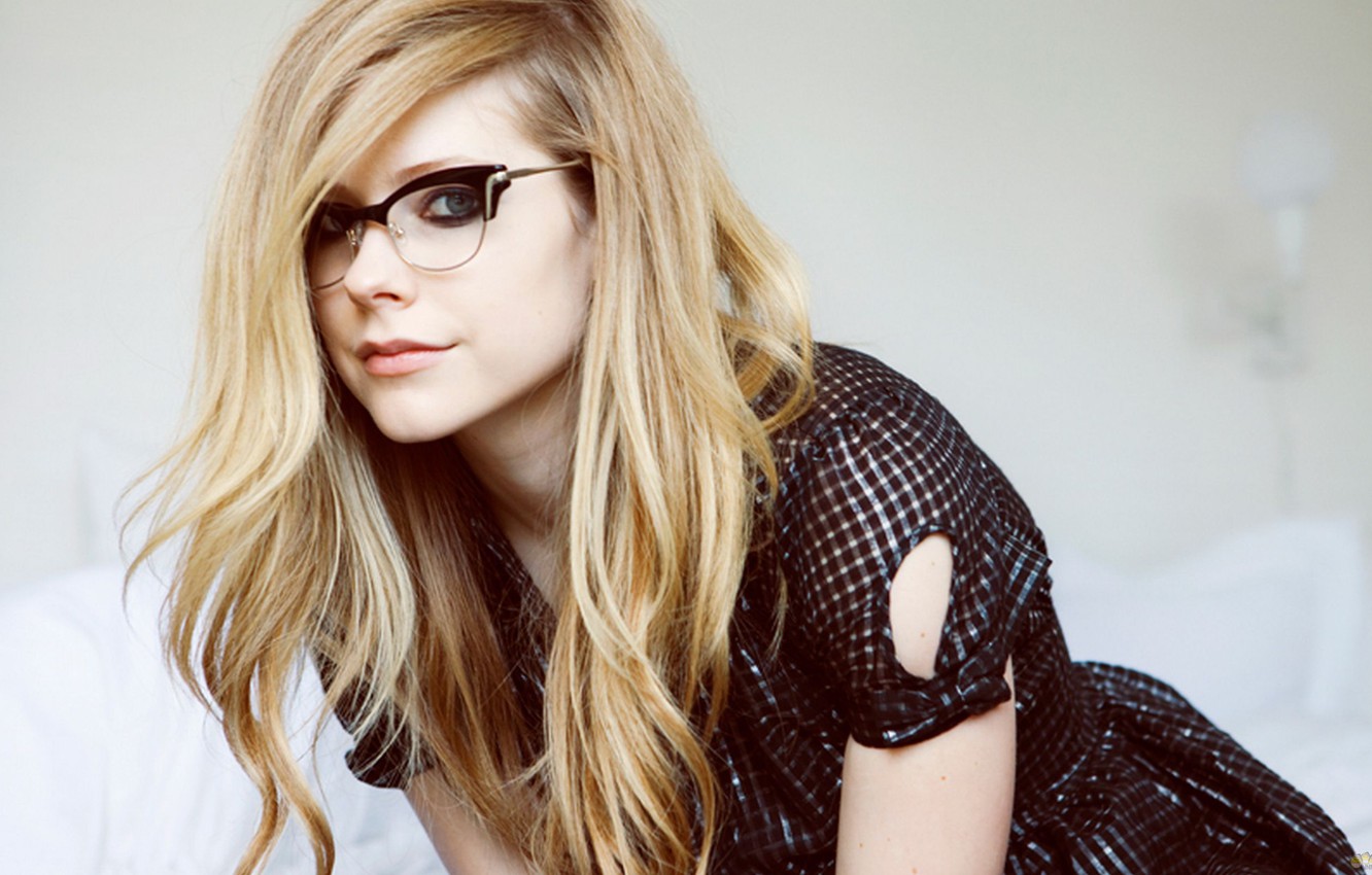 Wallpaper music, glasses, singer, Avril Lavigne image for desktop, section девушки