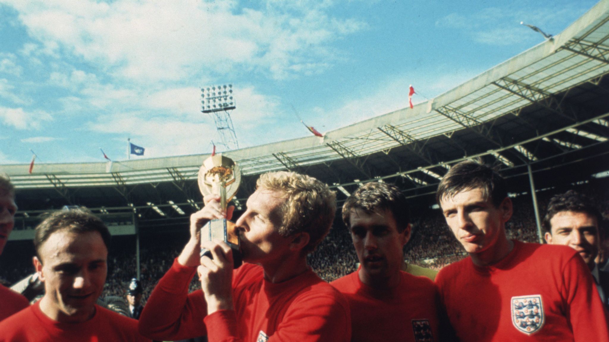 Bobby Moore: MNF analysis of his 1966 World Cup final performance