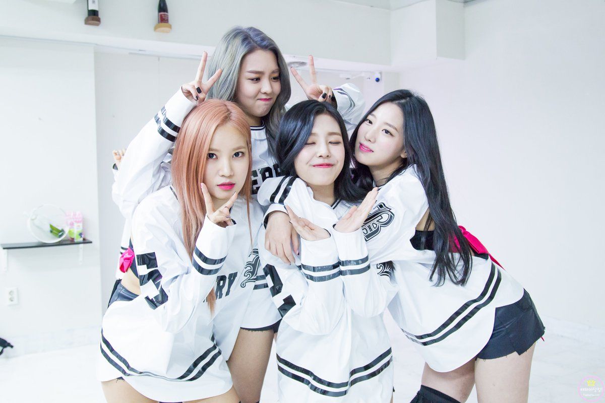 berry good pics. Twitter. Kpop girls, Berries, Women