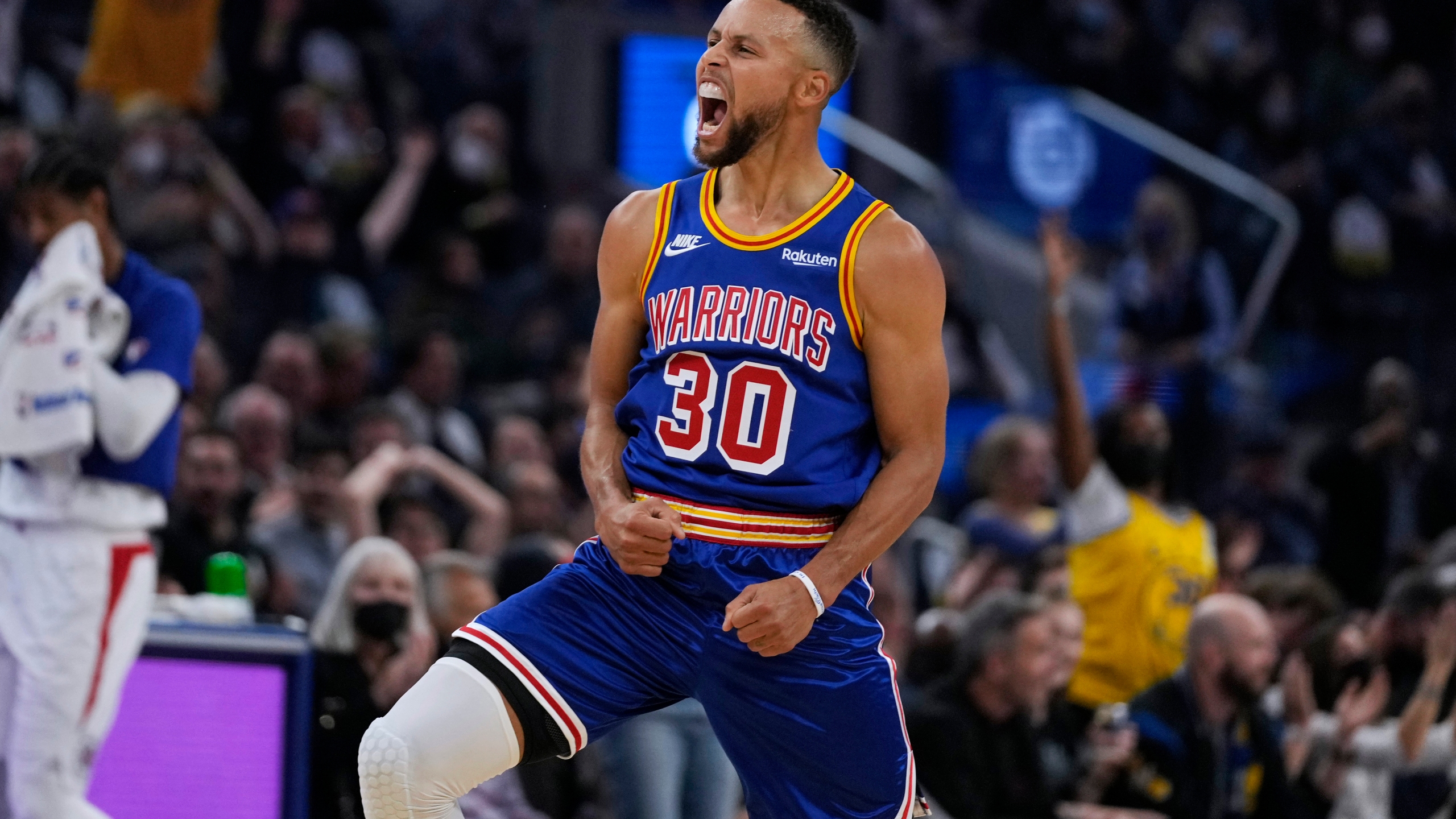 Stephen Curry Scores Warriors Hold Off Clippers 115 113