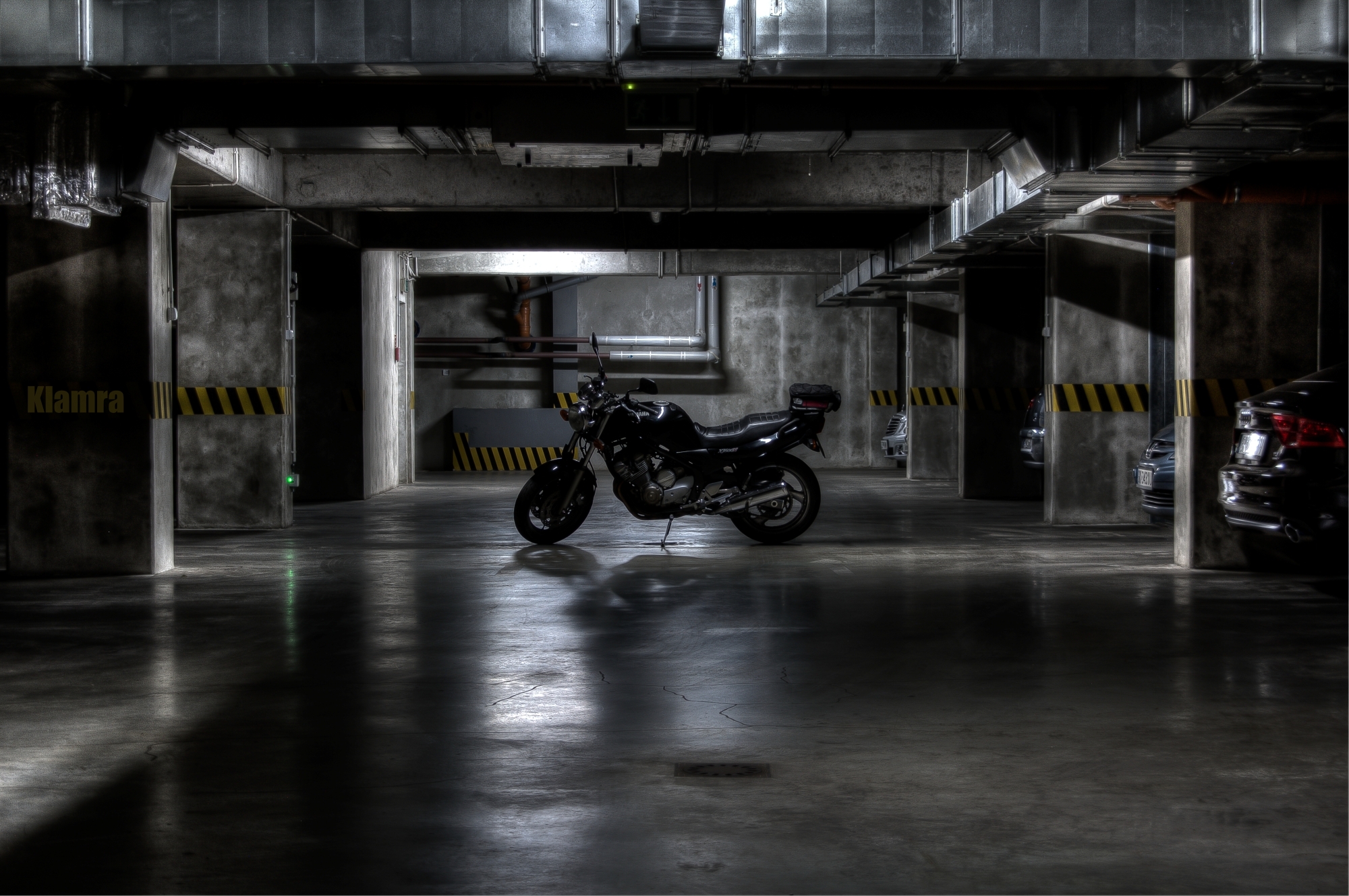 Yamaha Poland Parking Garage Katowice Motorcycle Vehicle Wallpaper:2000x1330