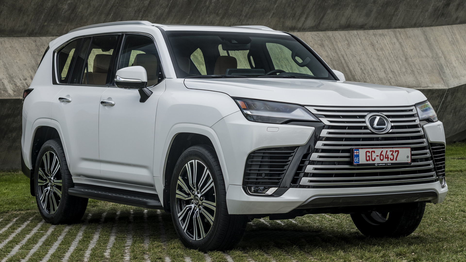 2022 Lexus LX (EU) and HD Image