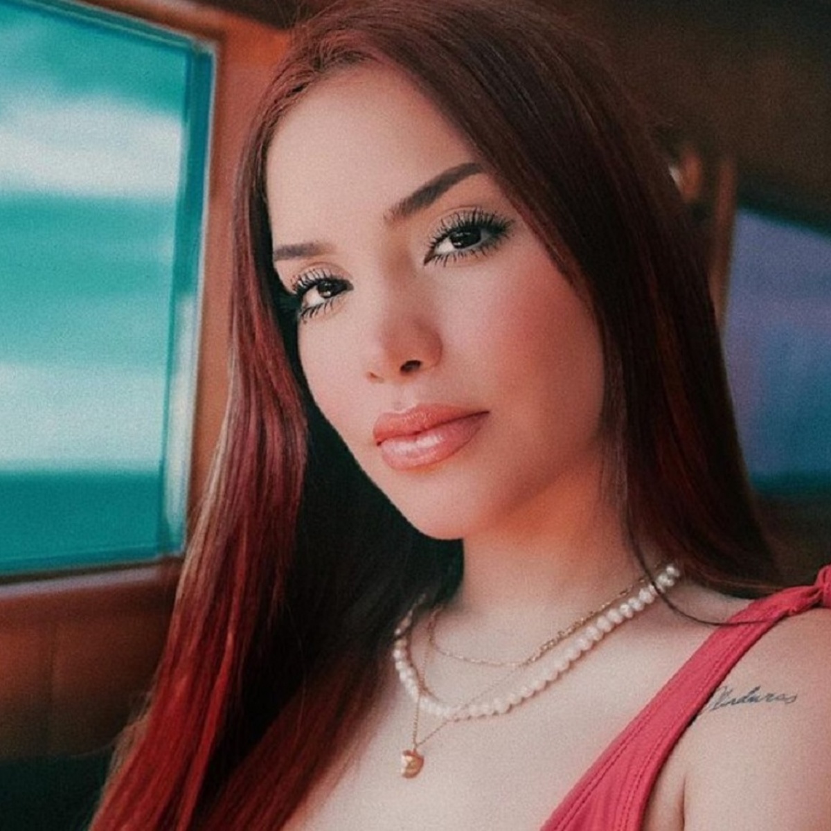 Kimberly Loaiza is transformed with a new change of look. Did she cut her hair?