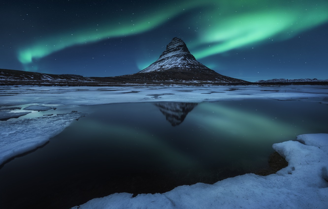 Wallpaper winter, water, stars, snow, night, Northern lights, Iceland, mountain Kirkjufell image for desktop, section пейзажи
