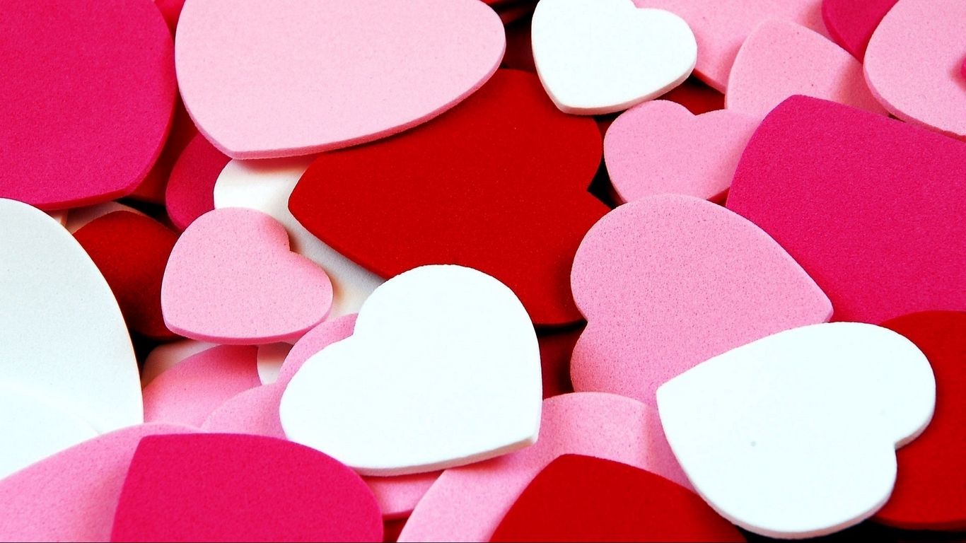 Download wallpaper 1366x768 heart, valentine, recognition, bright tablet, laptop HD background