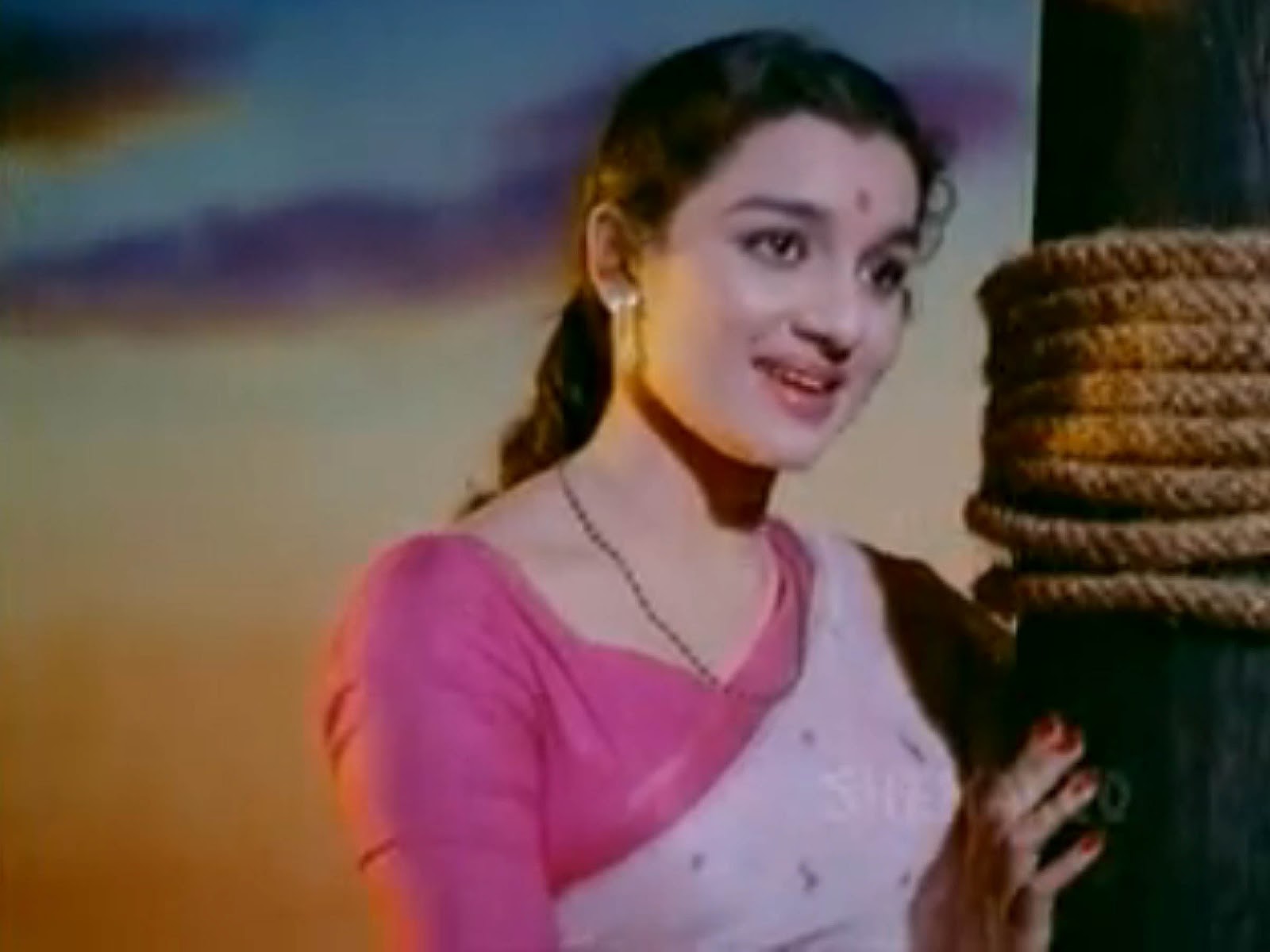 Celebrity Wallpaper: Asha Parekh young photo