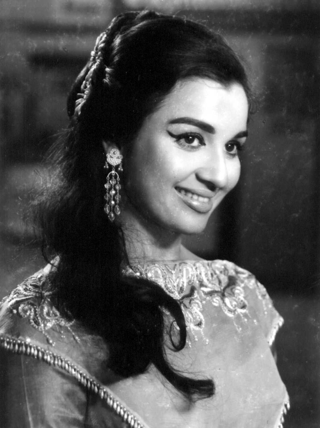 Asha Parekh. Asha parekh, Vintage bollywood, Asha