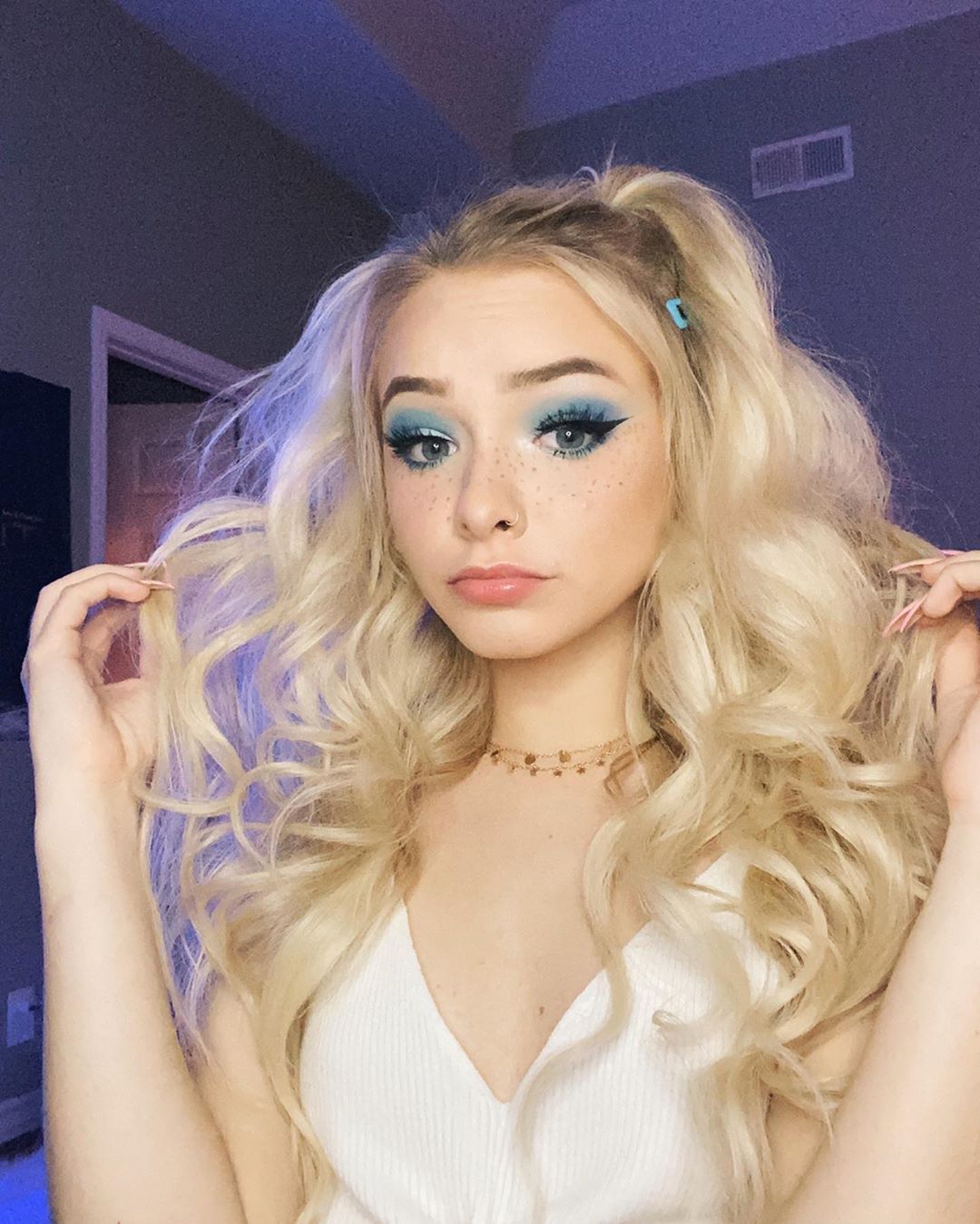 Zoe Laverne Wallpaper