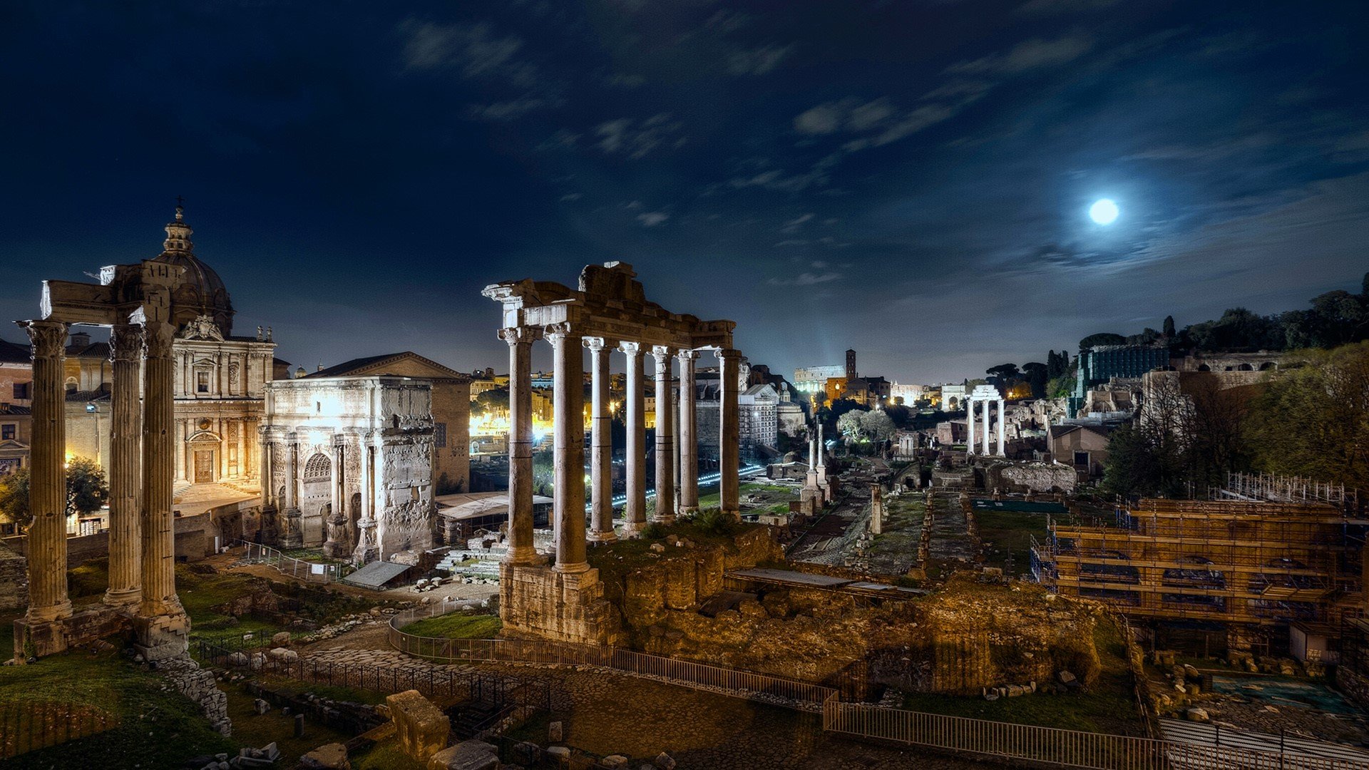 Full Moon over Roman Forum, Rome, Italy. Windows 10 Spotlight Image