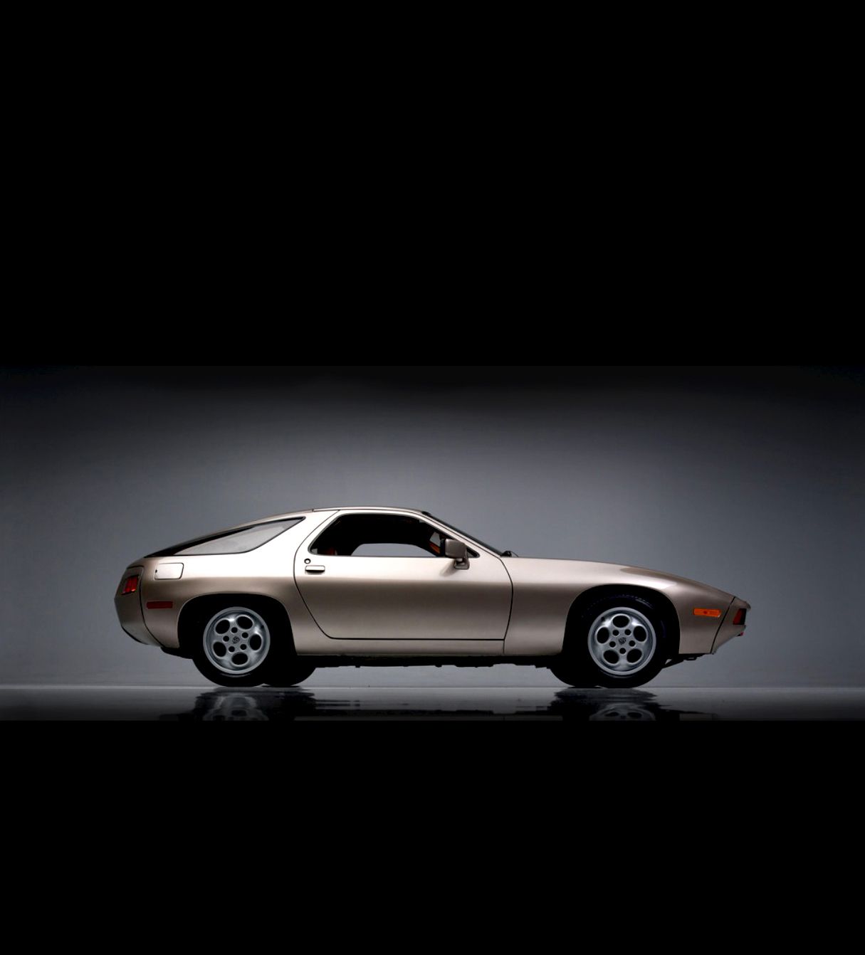 Risky Business' Porsche 928 Sells for $1.9 Million