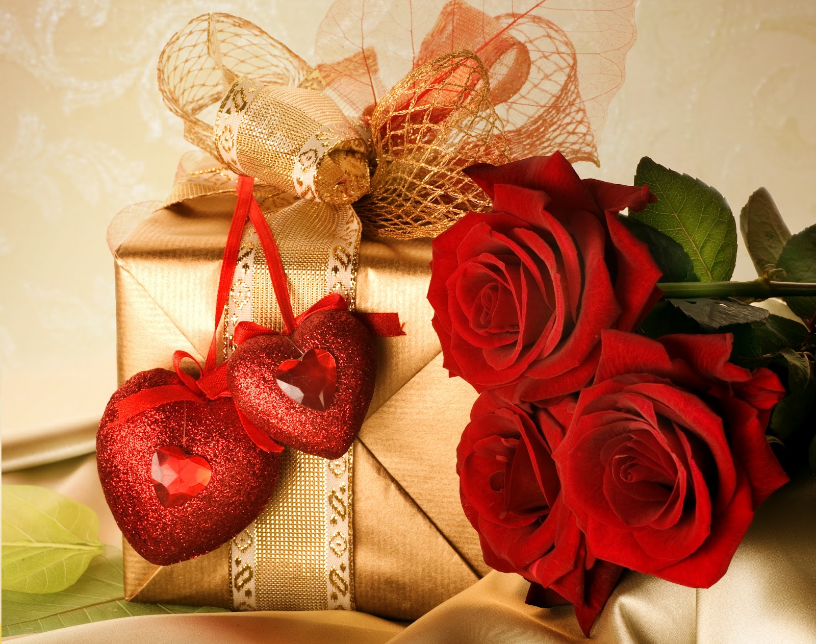 Valentine's Day Celebration Flower With Love Wallpaper & Background Download