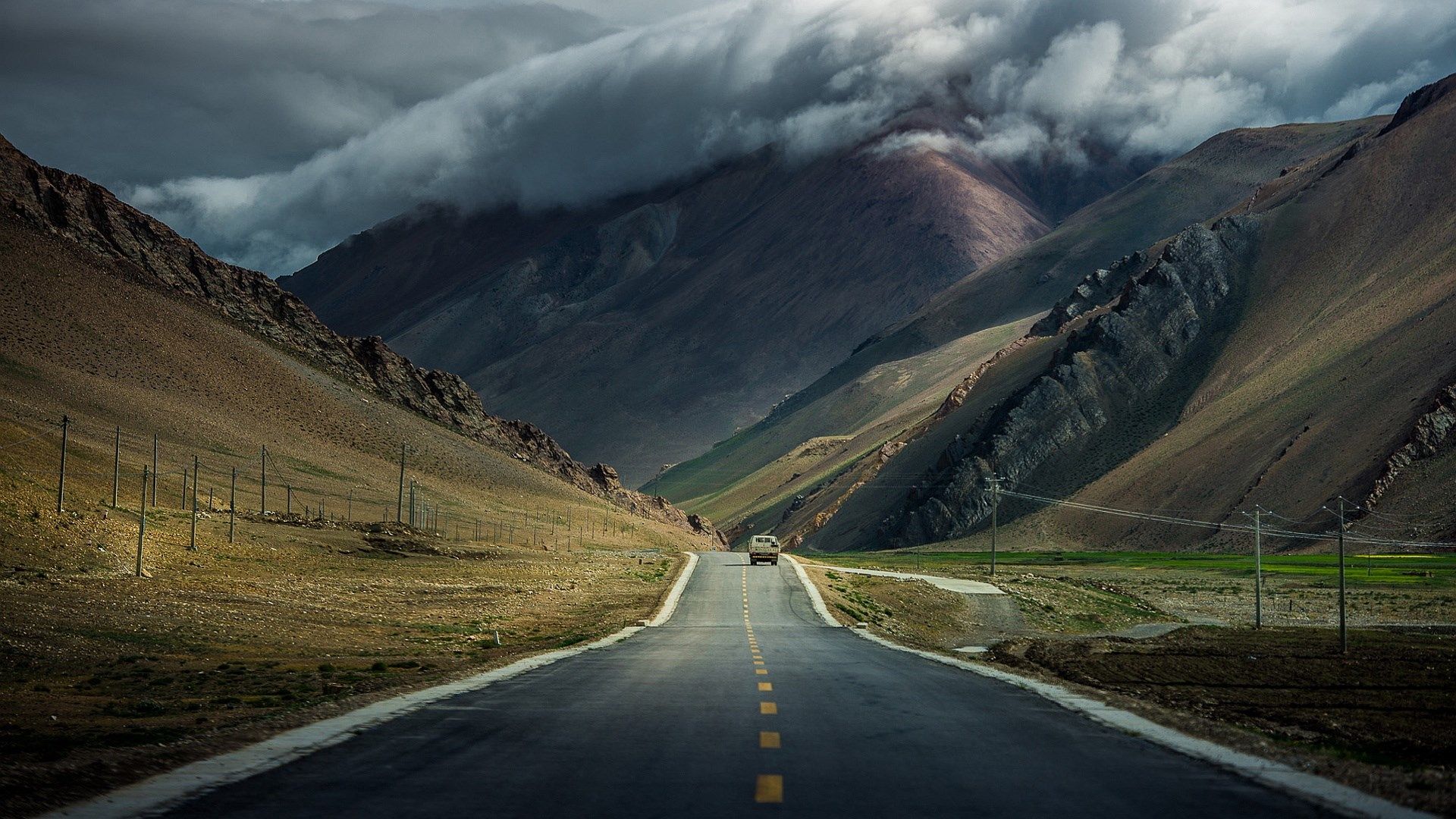 Mountain road wallpaper dark