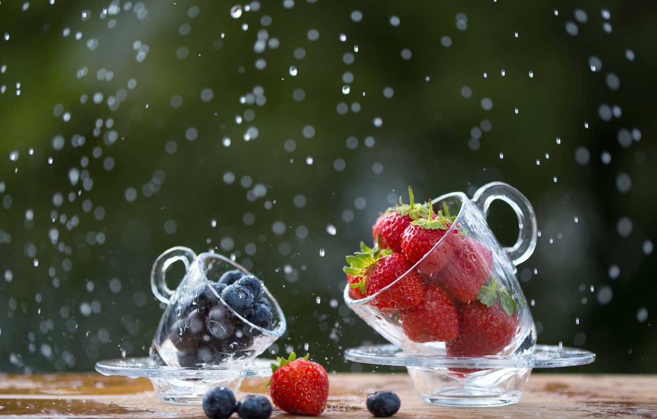 Wallpaper Drops, Freshness, Rain, Food, Positive, Morning, Blueberries, Strawberry, Wallpaper, Vitamins, Dumb Dumb, Juicy, Delicious, Closeup, Fruit, Natural Products Image For Desktop, Section еда